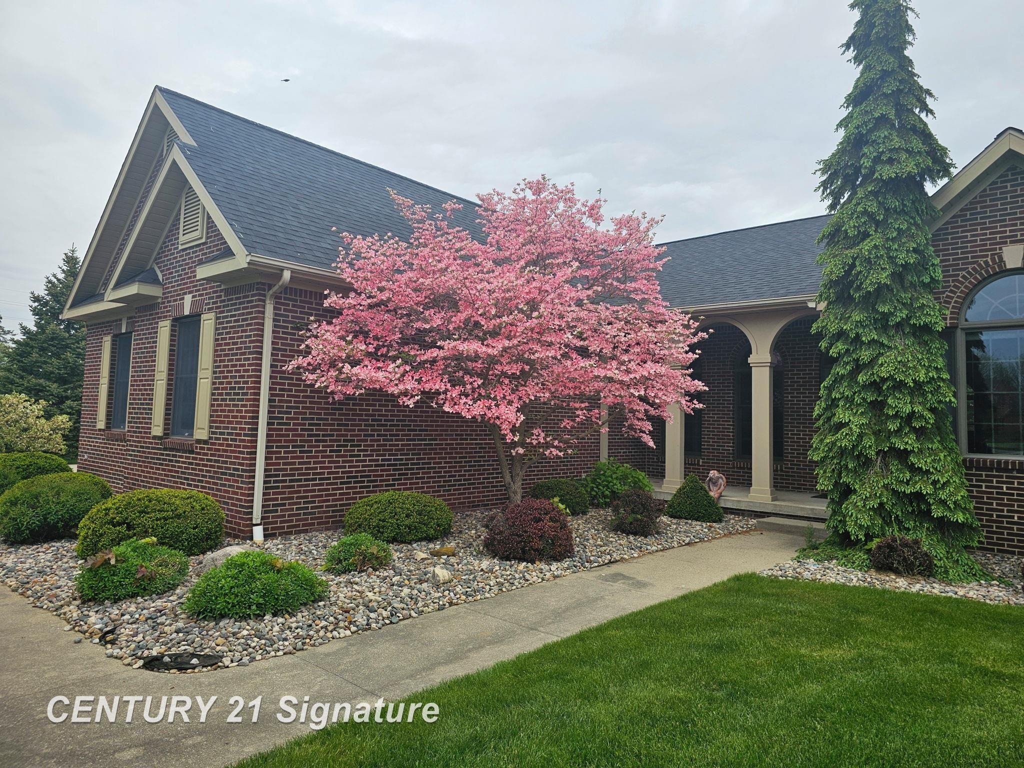 3500 Woodridge Court, Flushing, MI 48433 — Photo 2