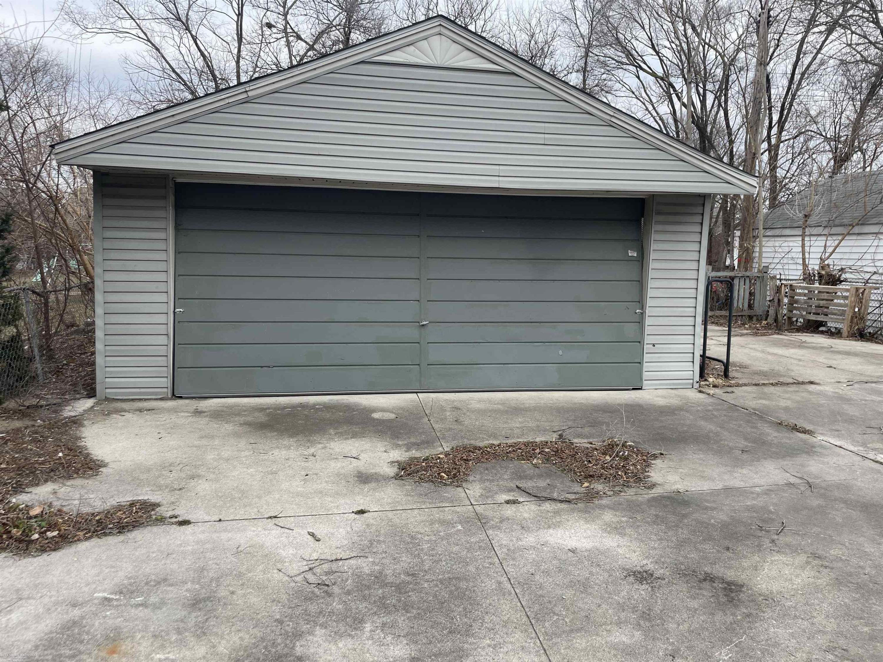 16173 Forest Avenue, Eastpointe, MI, 48021