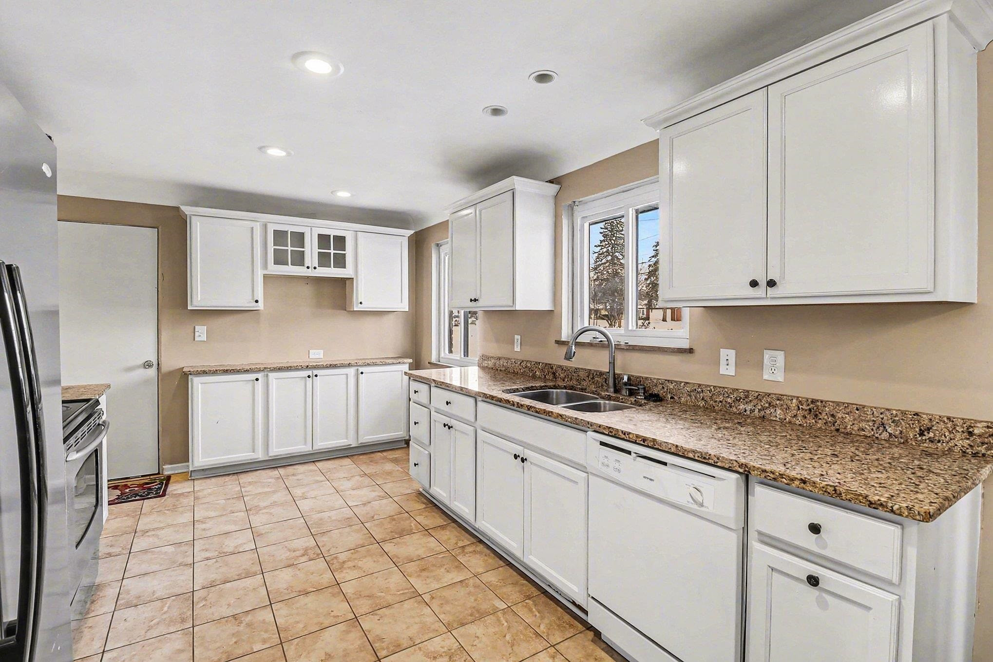 3088 Curtis Drive, Flint, MI 48507 — Photo 7