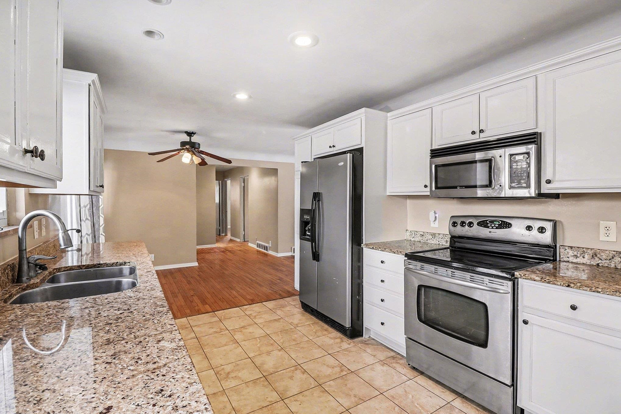 3088 Curtis Drive, Flint, MI 48507 — Photo 9