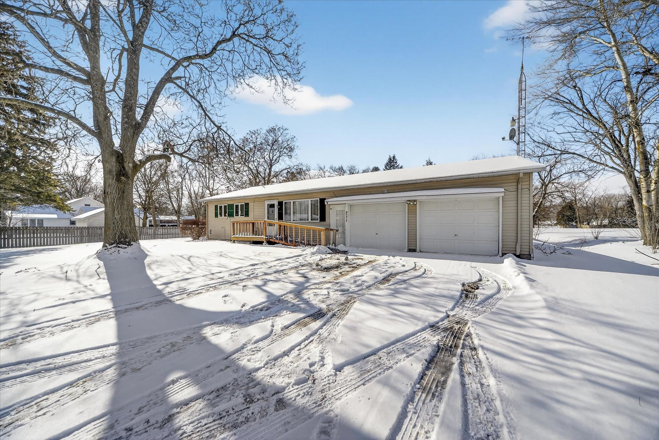 211 N Maple Street, Vernon, MI 48476 — front exterior