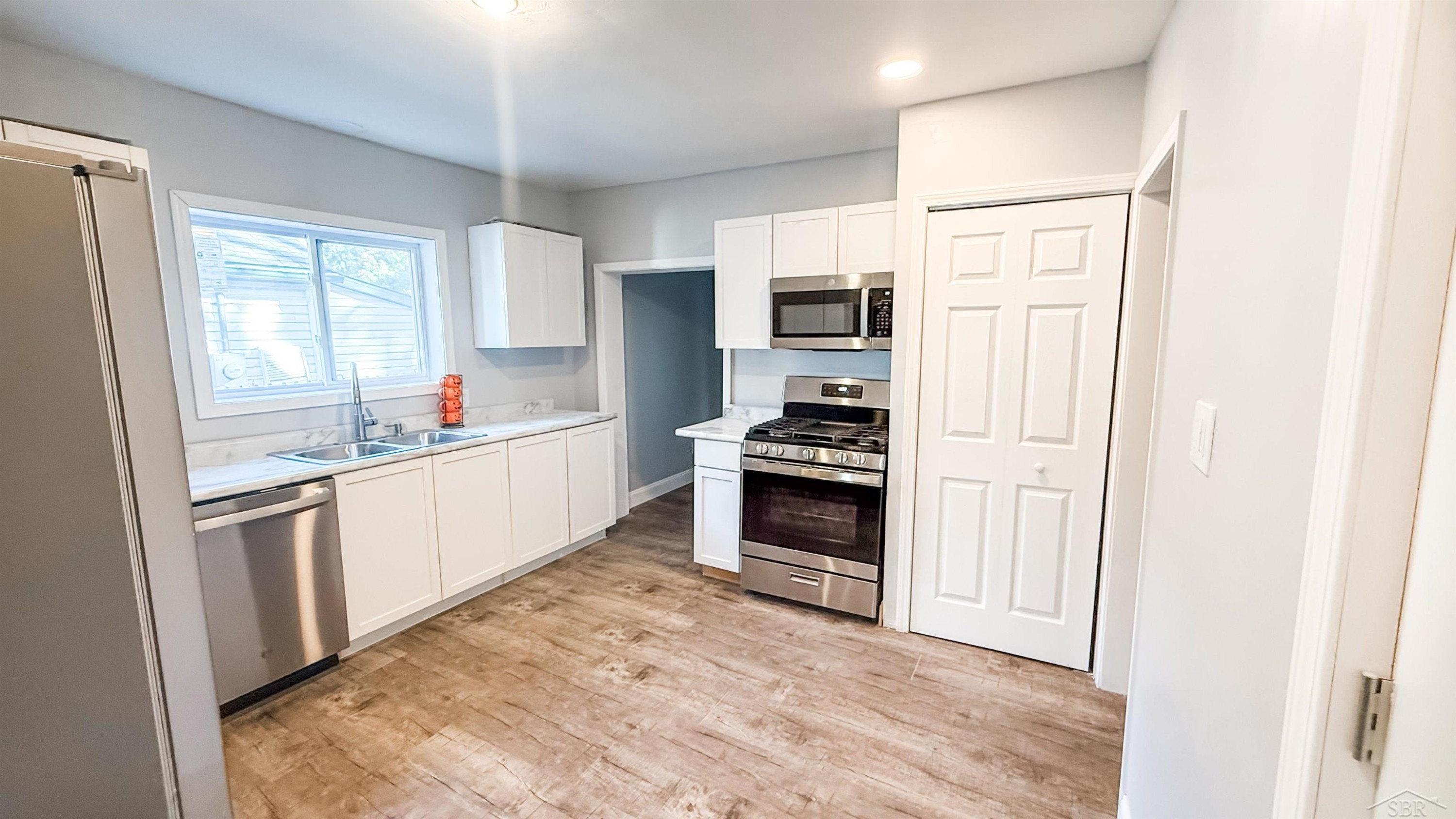 204 Elm Street, Bay City, MI 48706 — Photo 5