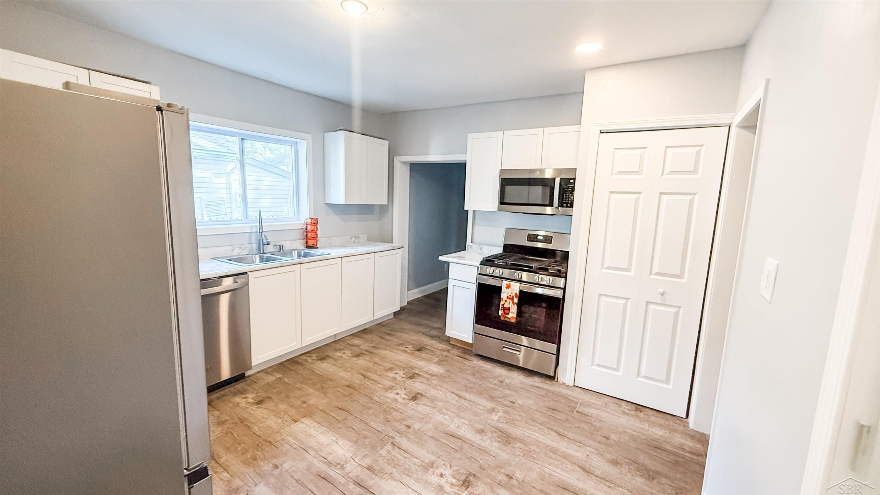204 Elm Street, Bay City, MI 48706 — Photo 14
