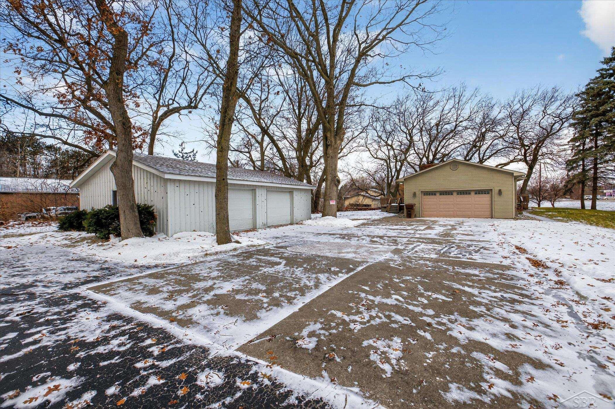 2314 S Huron Road, Kawkawlin, MI 48631 — Photo 3
