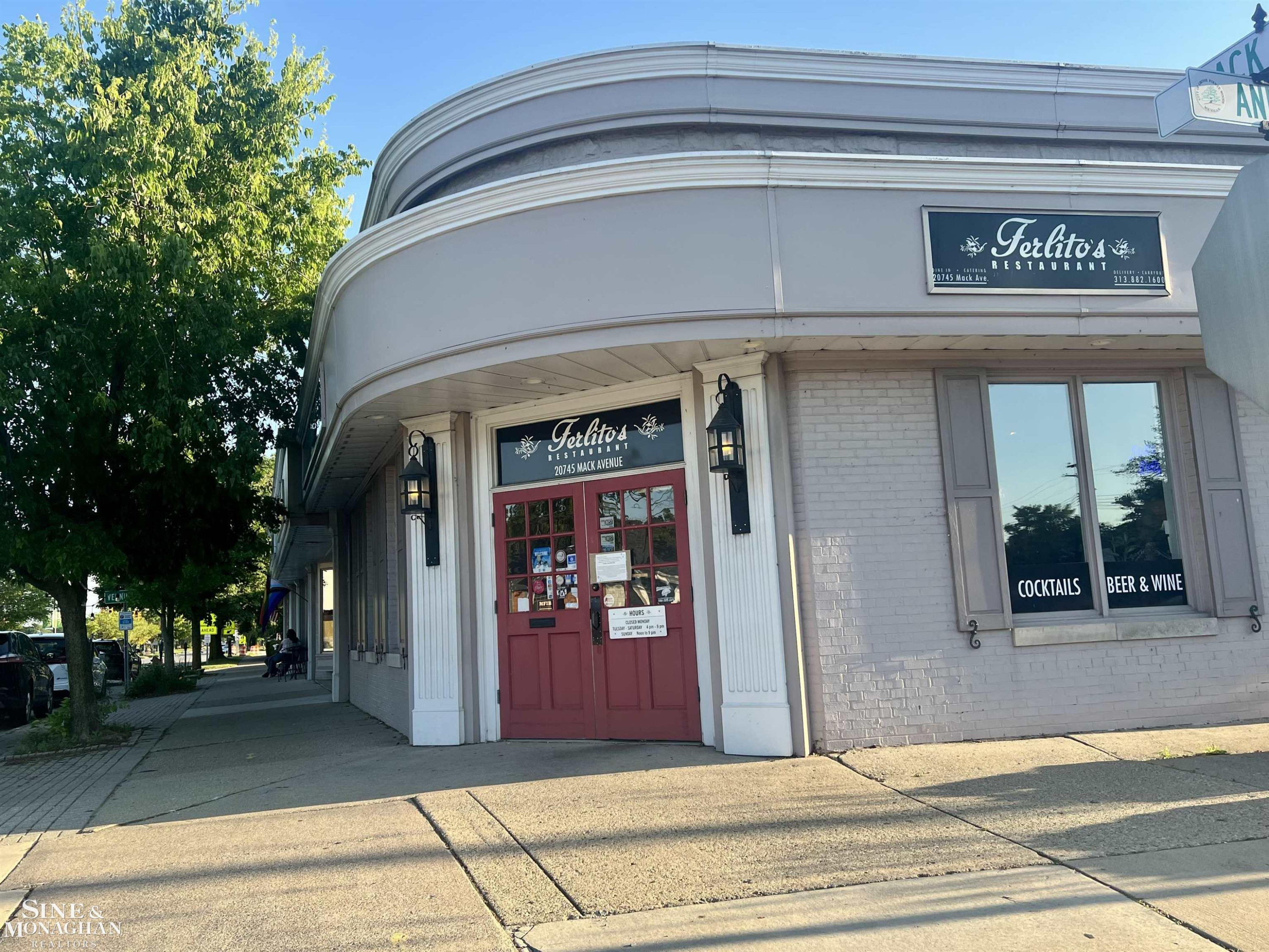 20745 Mack Avenue, Grosse Pointe Woods, MI 48236