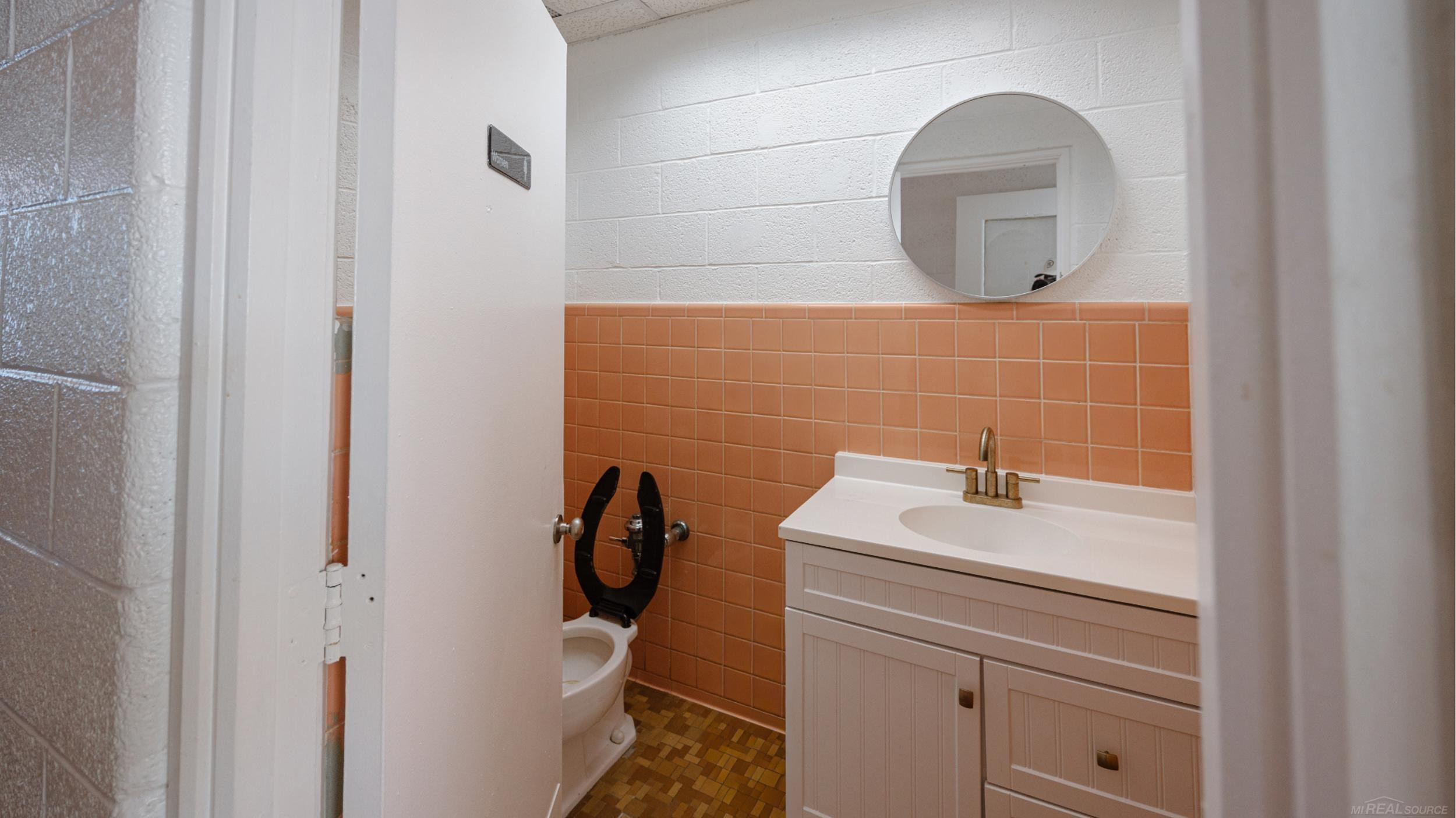 22021 MEMPHIS Avenue, Warren, MI 48091 — Photo 34