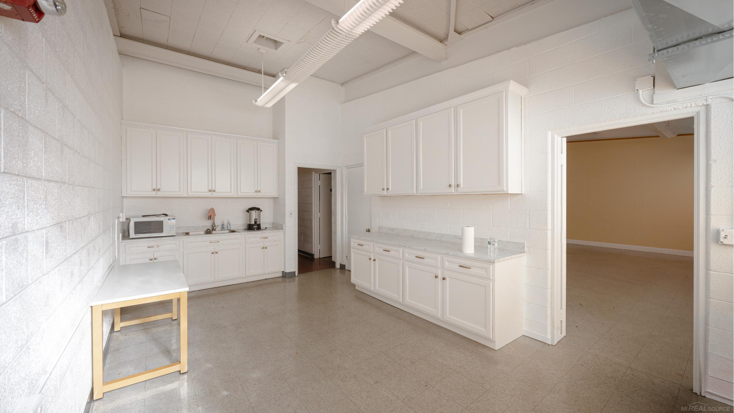 22021 MEMPHIS Avenue, Warren, MI 48091 — Photo 36