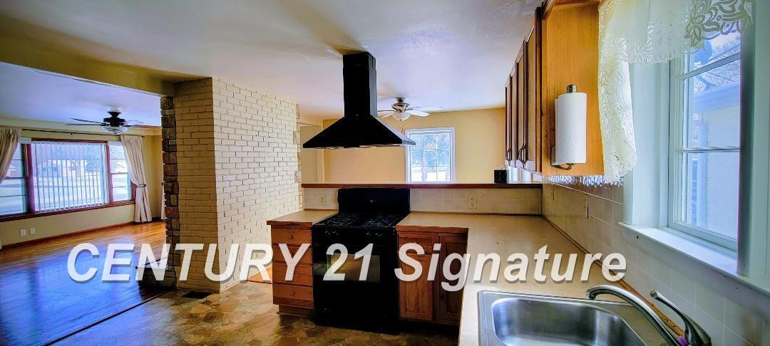 616 Sunnyside Drive, Chesaning, MI 48616 — Photo 6