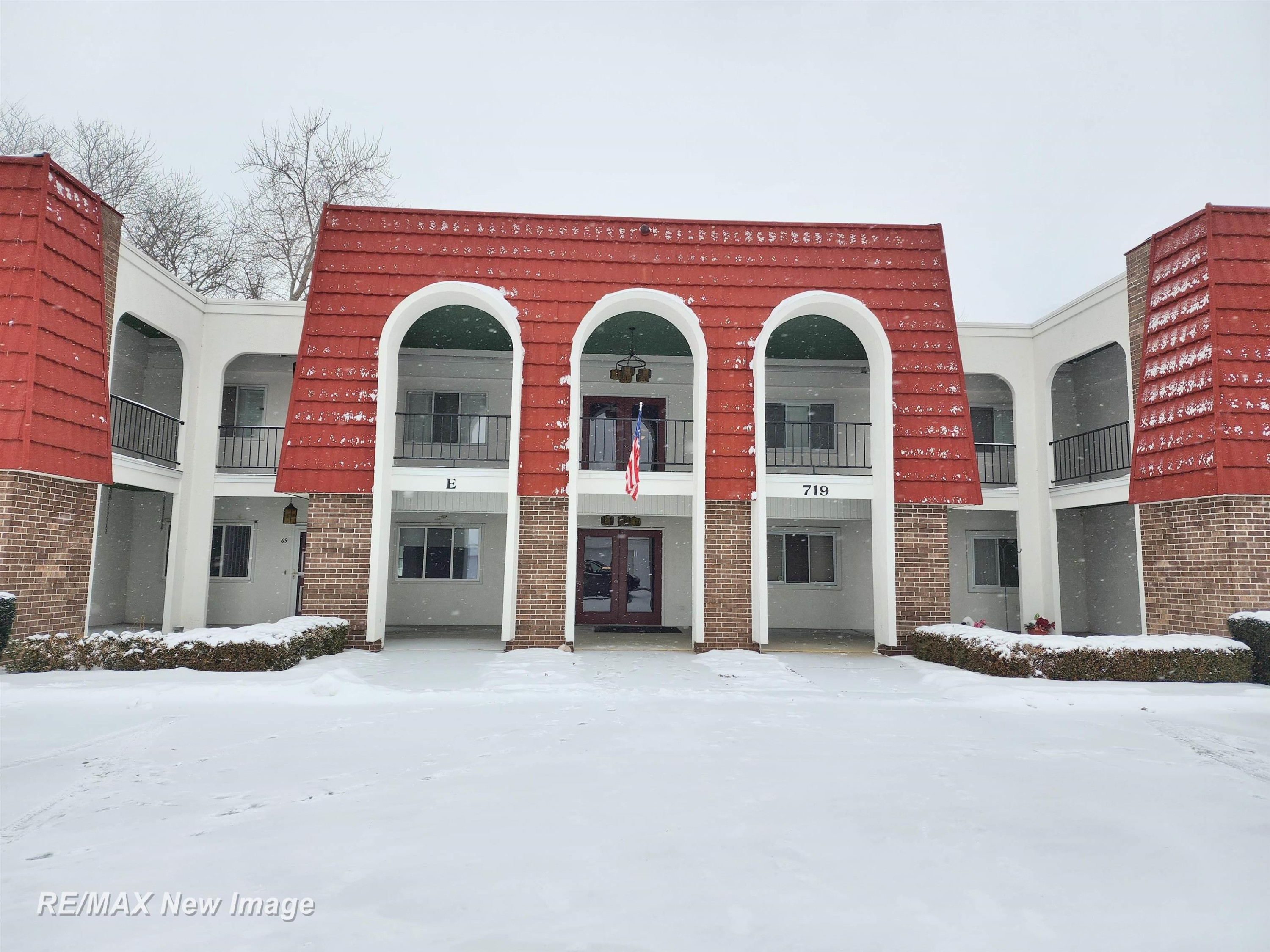719 Kennely Road, E-75, Saginaw, MI 48609 — Photo 2