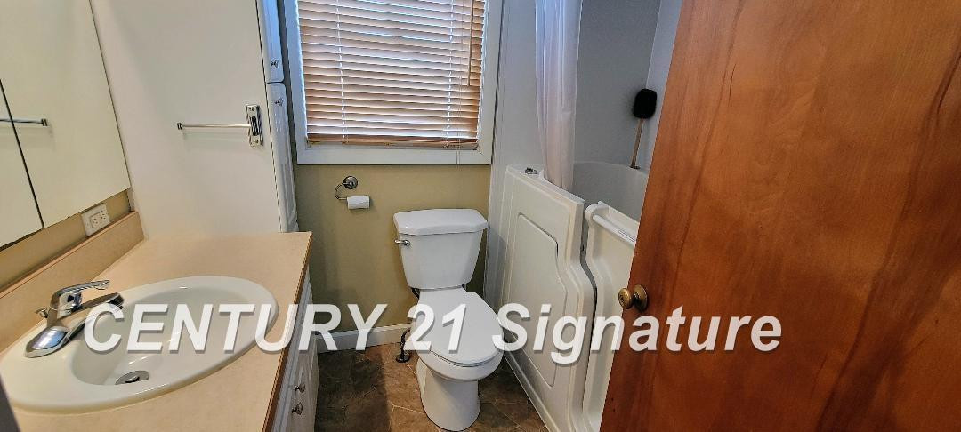 616 Sunnyside Drive, Chesaning, MI 48616 — Photo 16