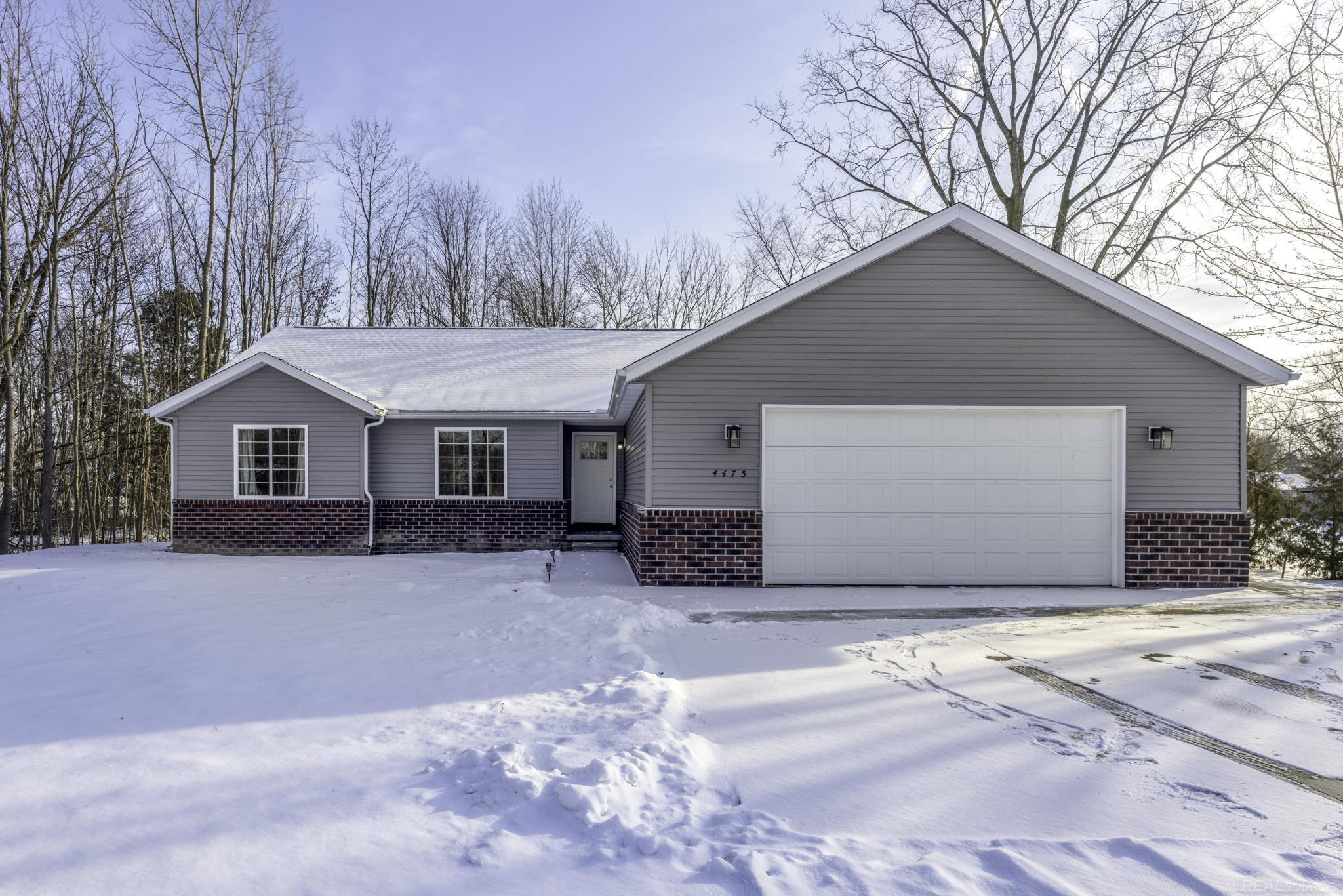 4475 River Road, MI — front exterior
