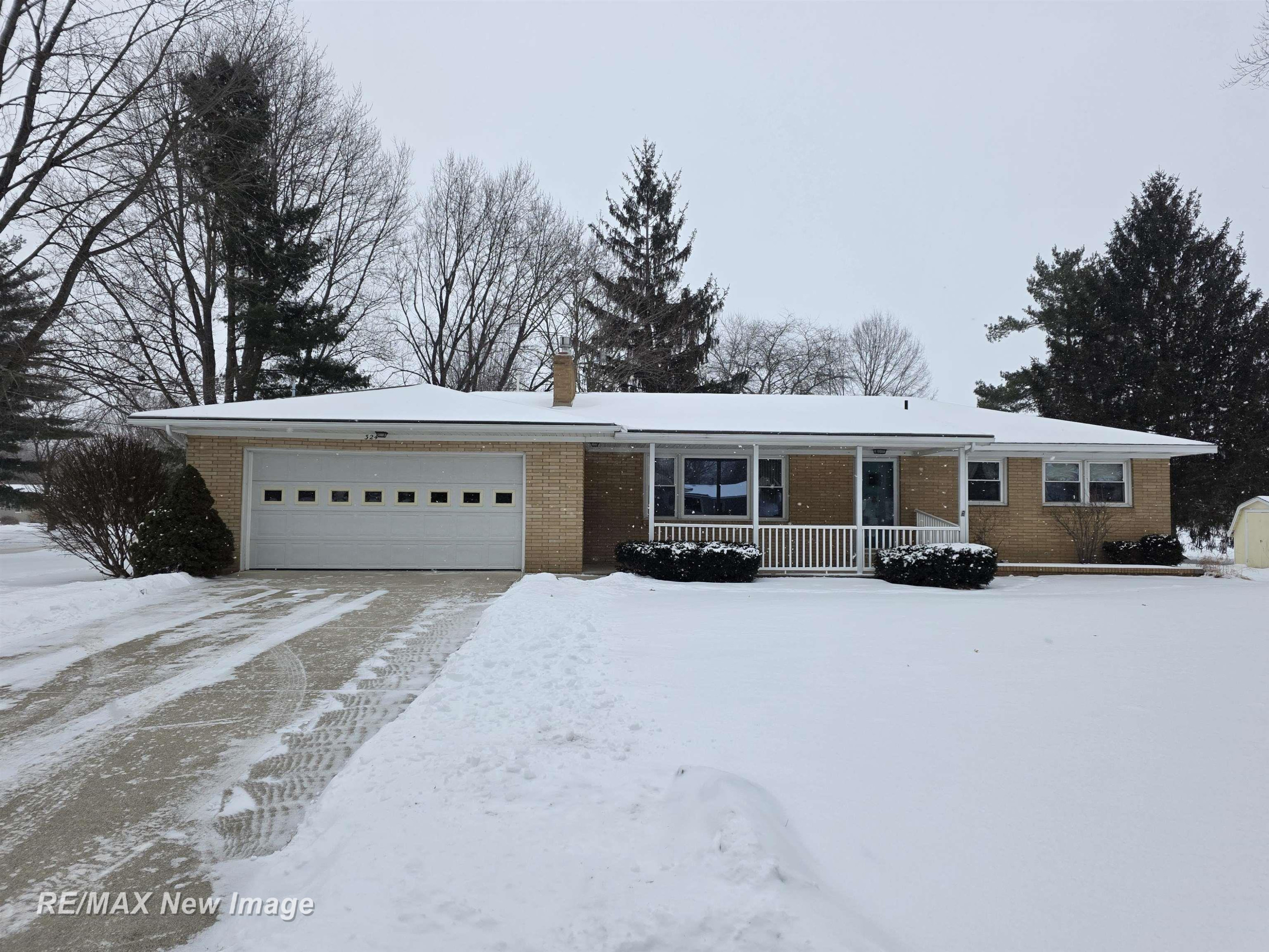 324 Andres Street, Chesaning, MI 48616 — front exterior