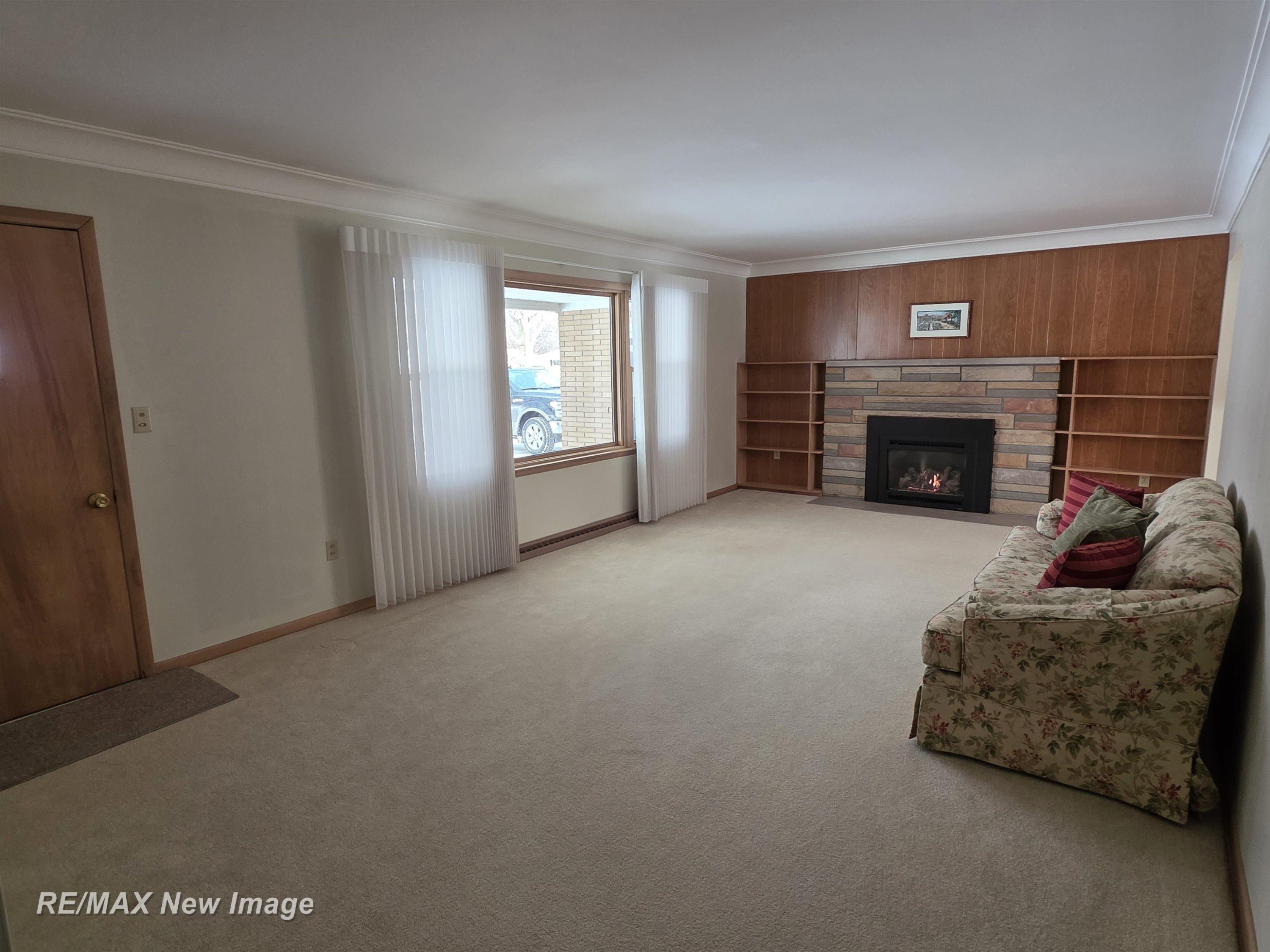 324 Andres Street, Chesaning, MI 48616 — Photo 9