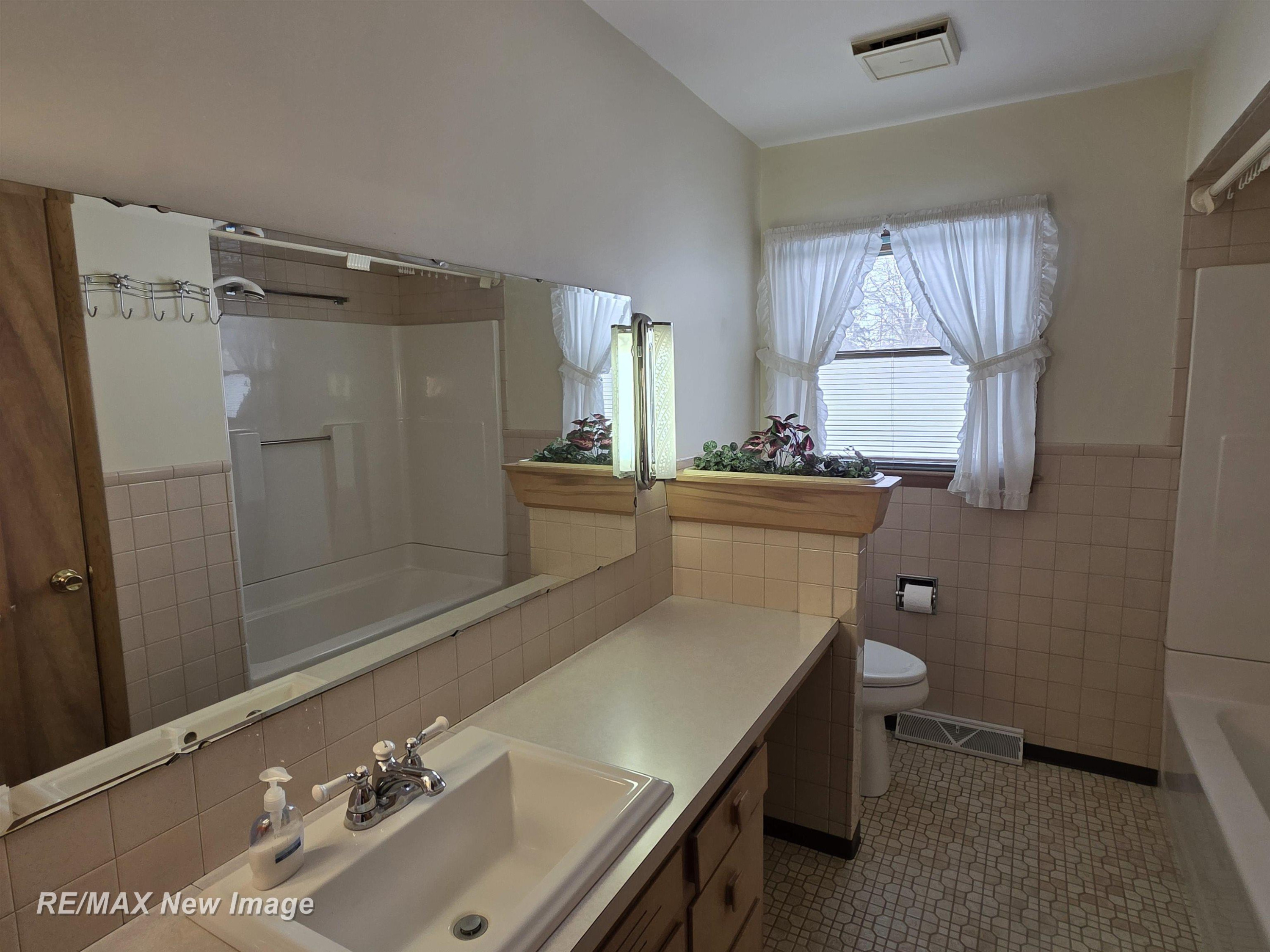 324 Andres Street, Chesaning, MI 48616 — Photo 19