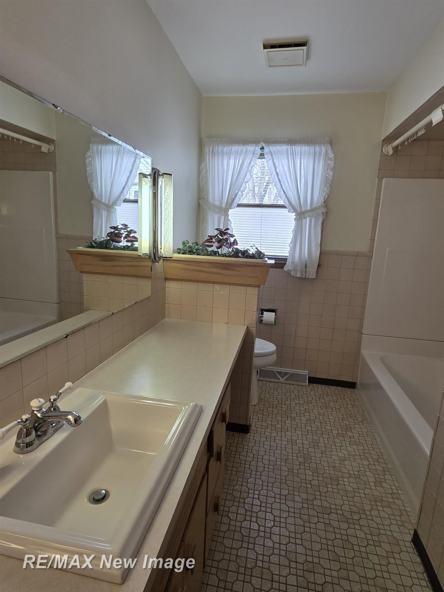 324 Andres Street, Chesaning, MI 48616 — Photo 20