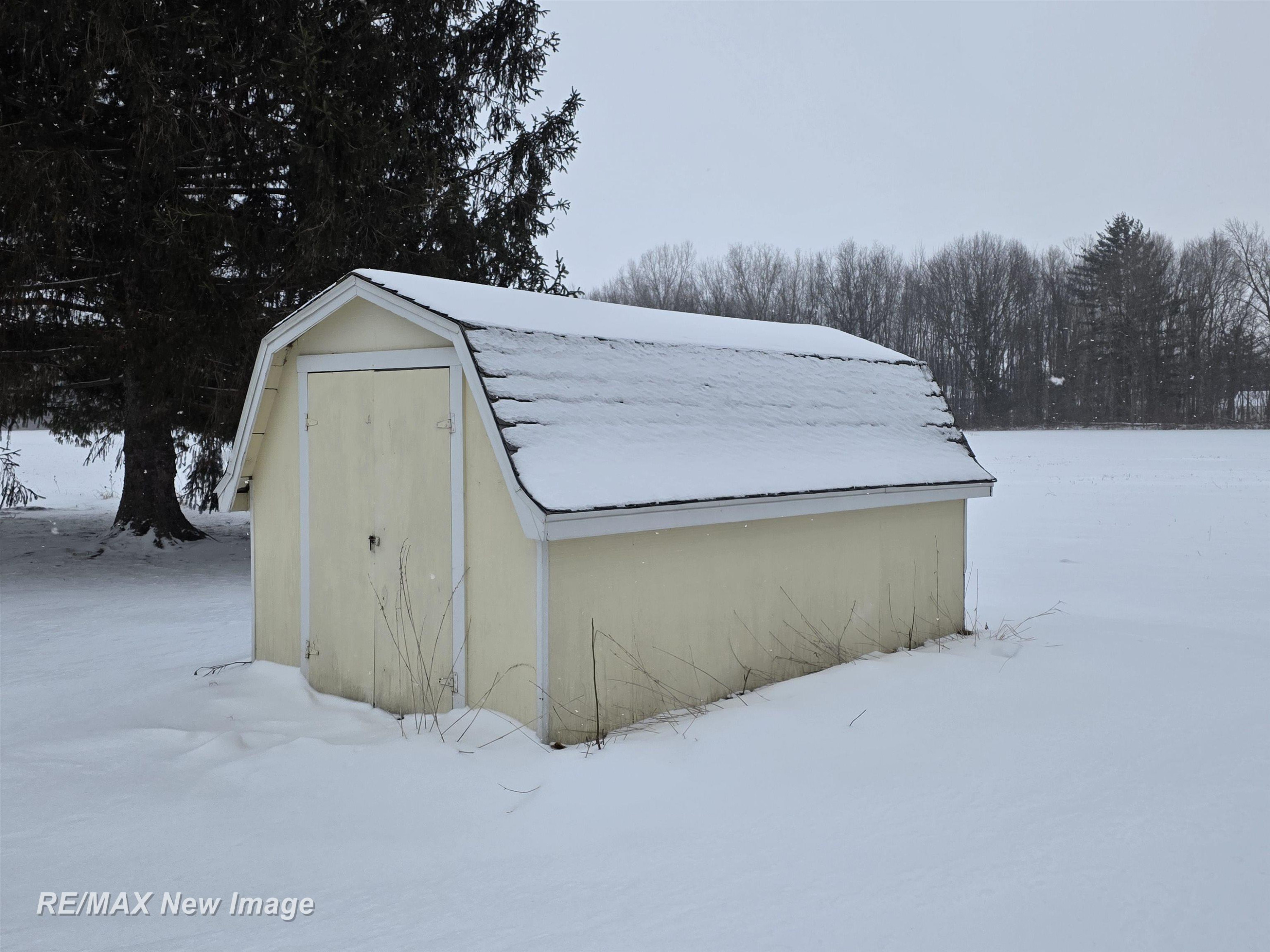 324 Andres Street, Chesaning, MI 48616 — Photo 31