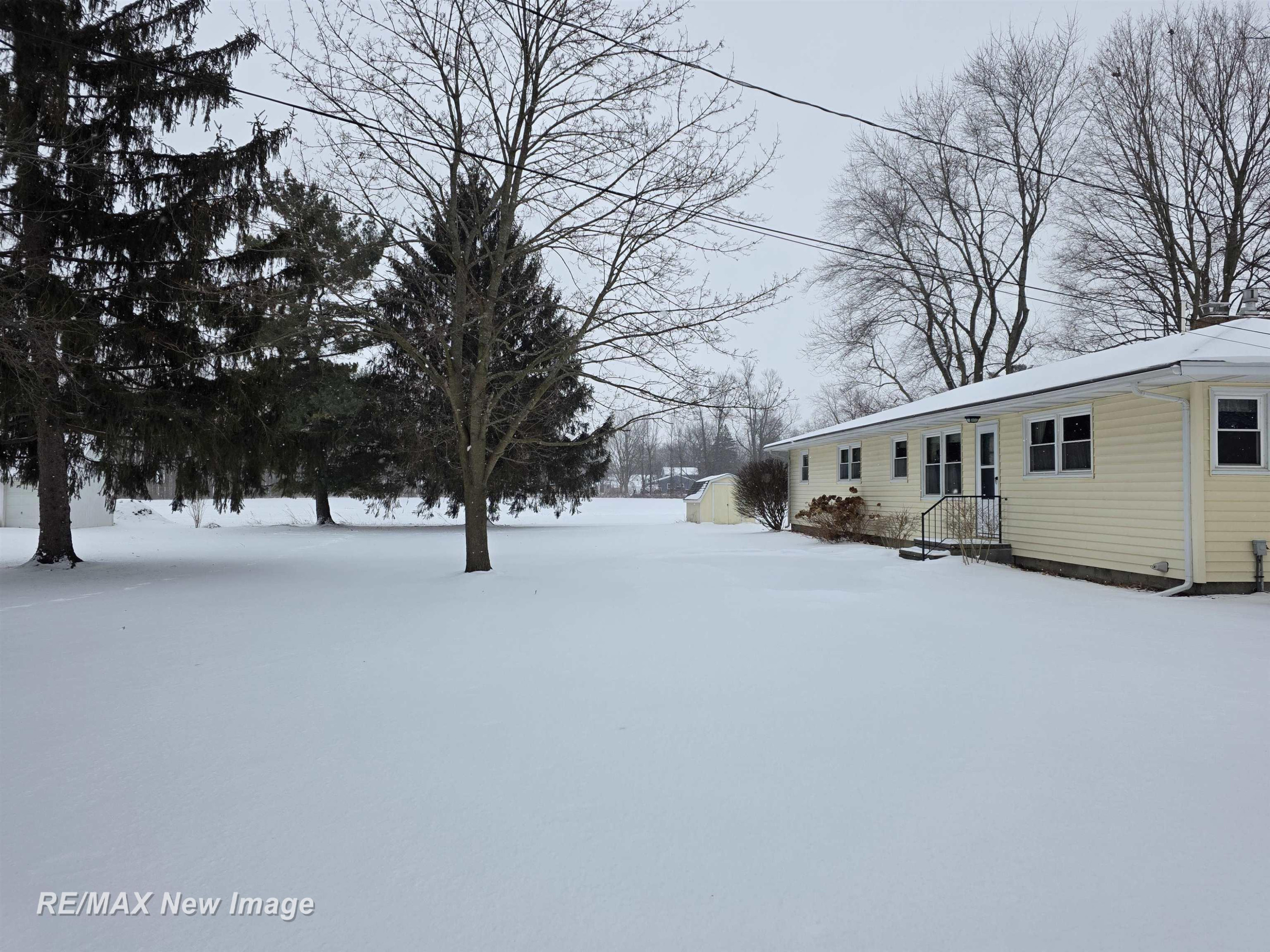 324 Andres Street, Chesaning, MI 48616 — Photo 32
