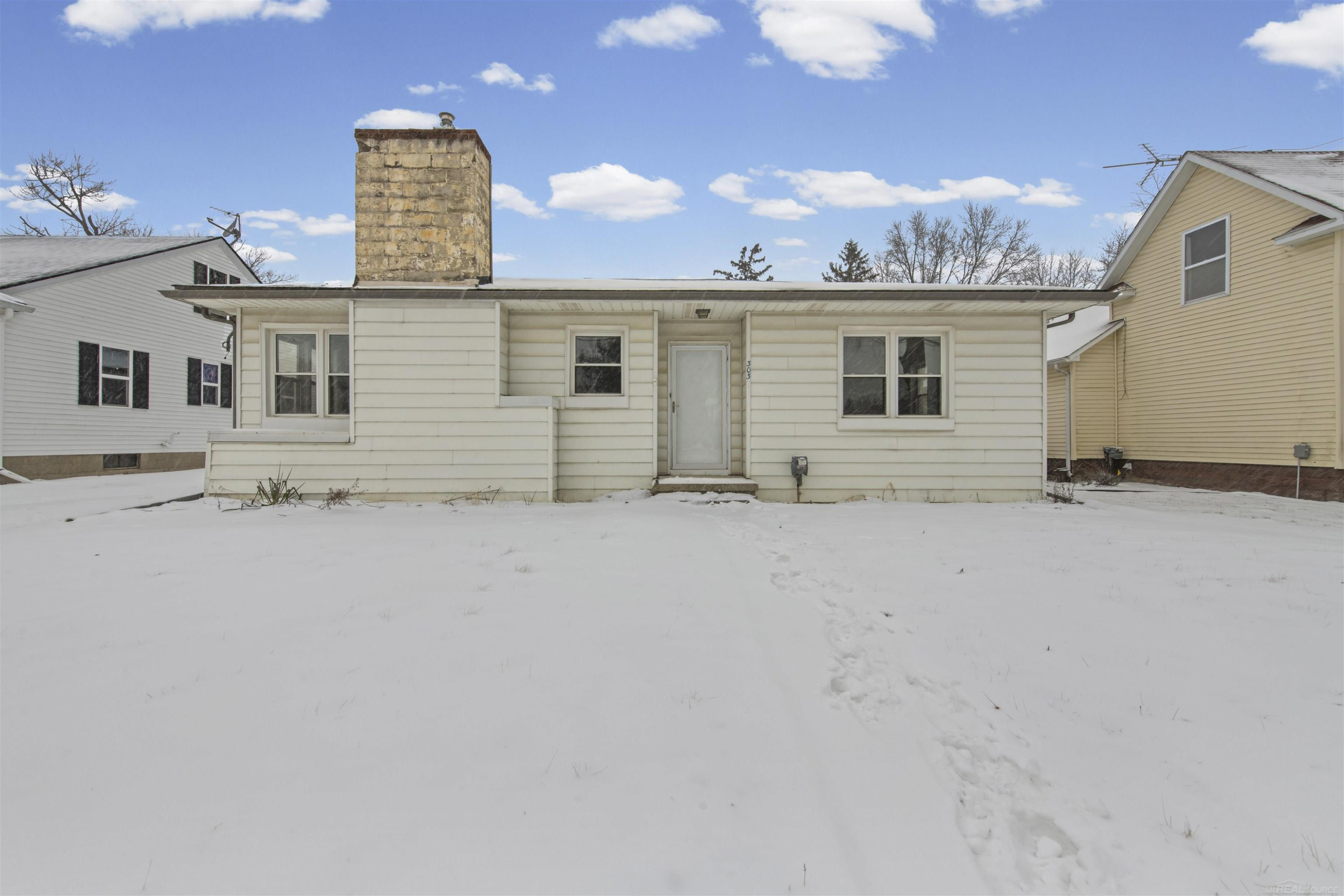 303 E Mill Street, Capac, MI 48014 — Photo 8