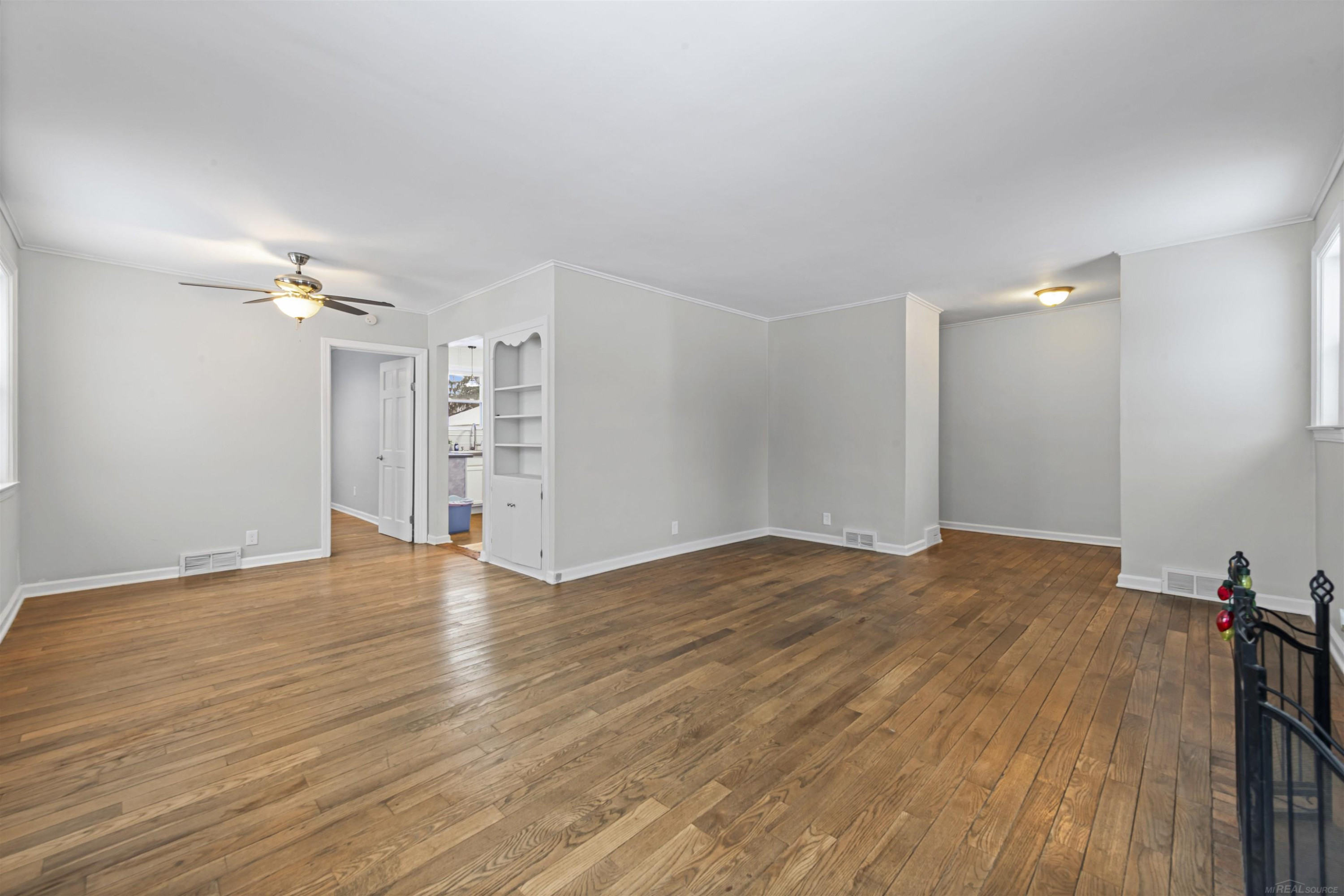 303 E Mill Street, Capac, MI 48014 — Photo 11