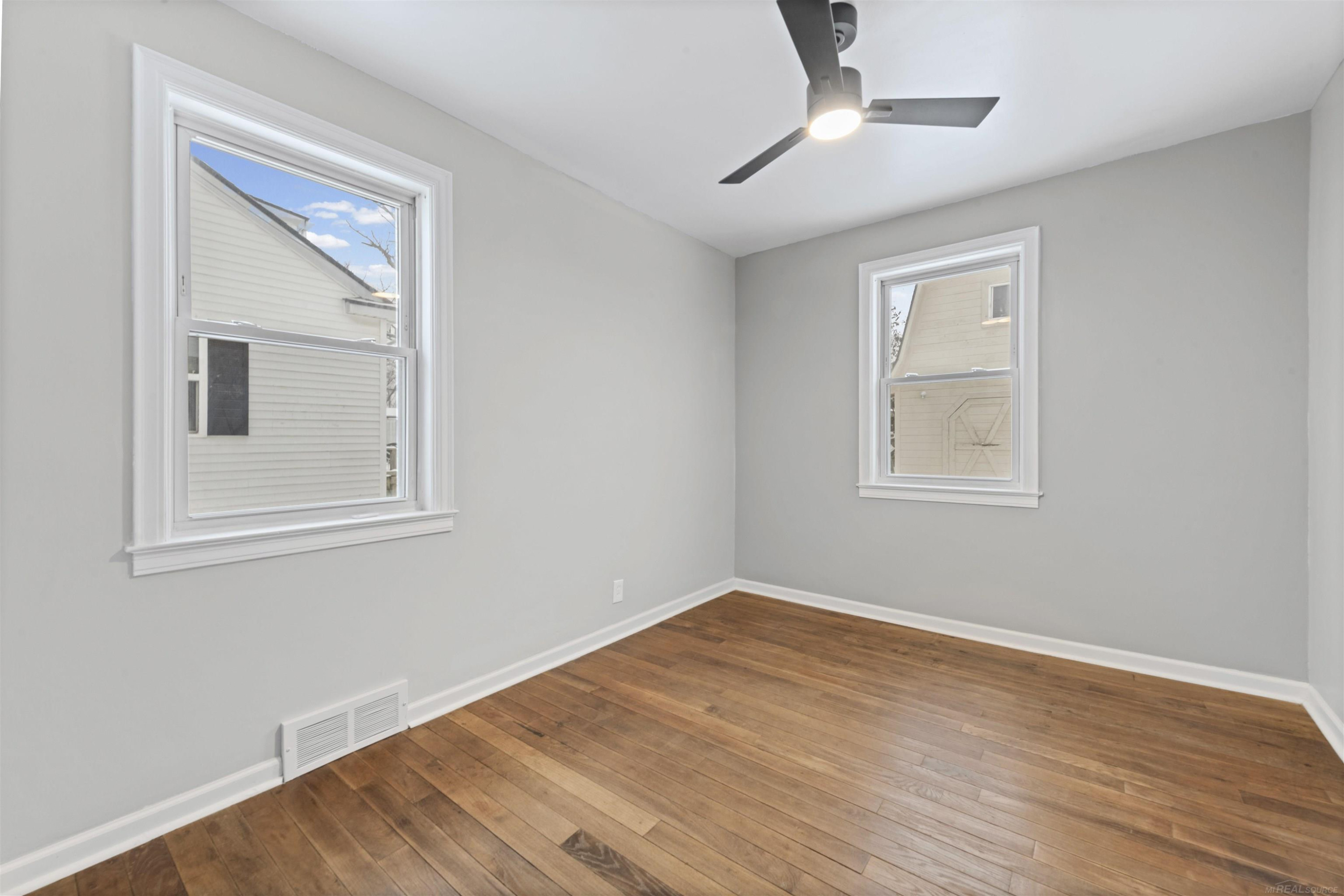 303 E Mill Street, Capac, MI 48014 — Photo 13