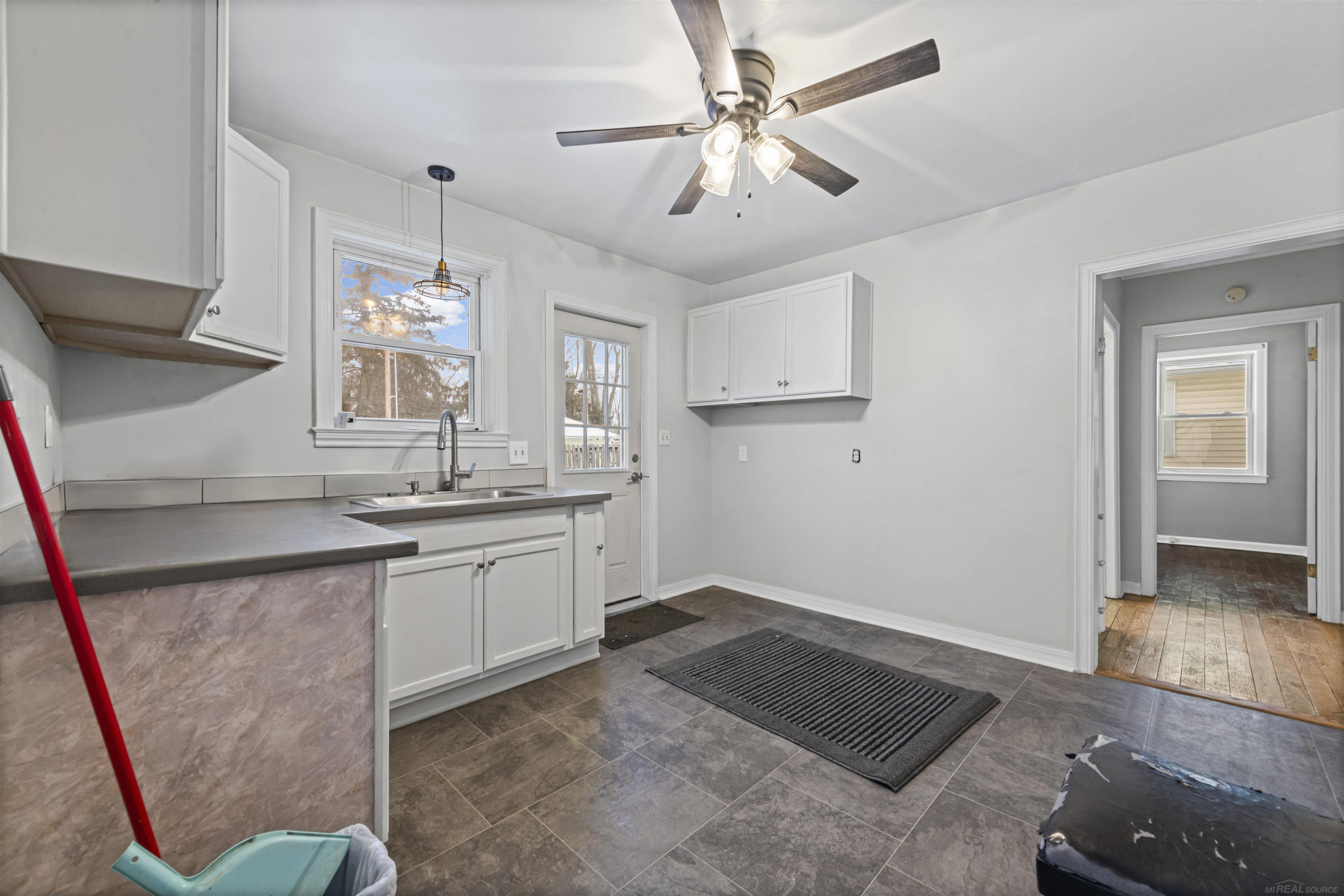 303 E Mill Street, Capac, MI 48014 — Photo 15