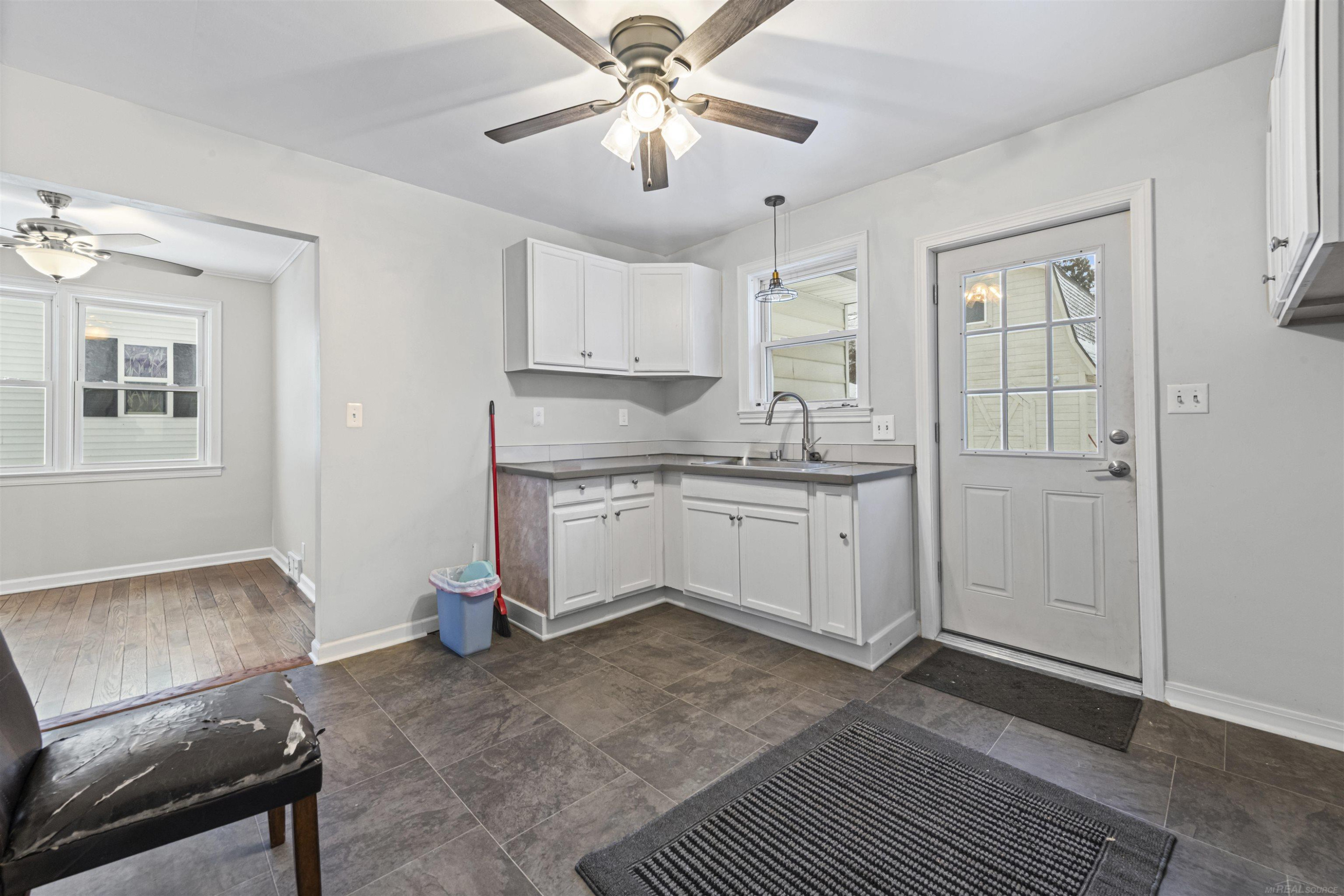 303 E Mill Street, Capac, MI 48014 — Photo 16