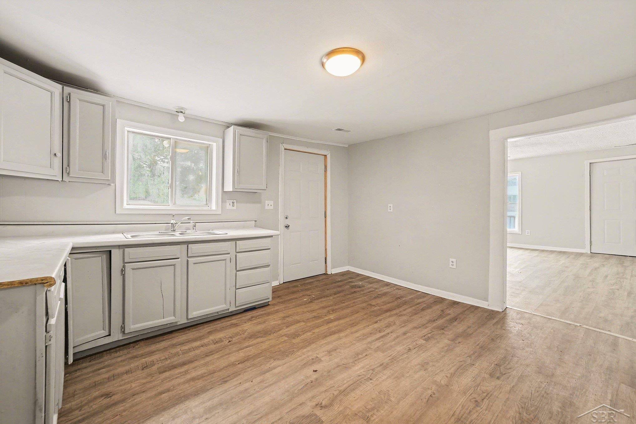 2481 California Avenue, Saginaw, MI 48601 — Photo 4