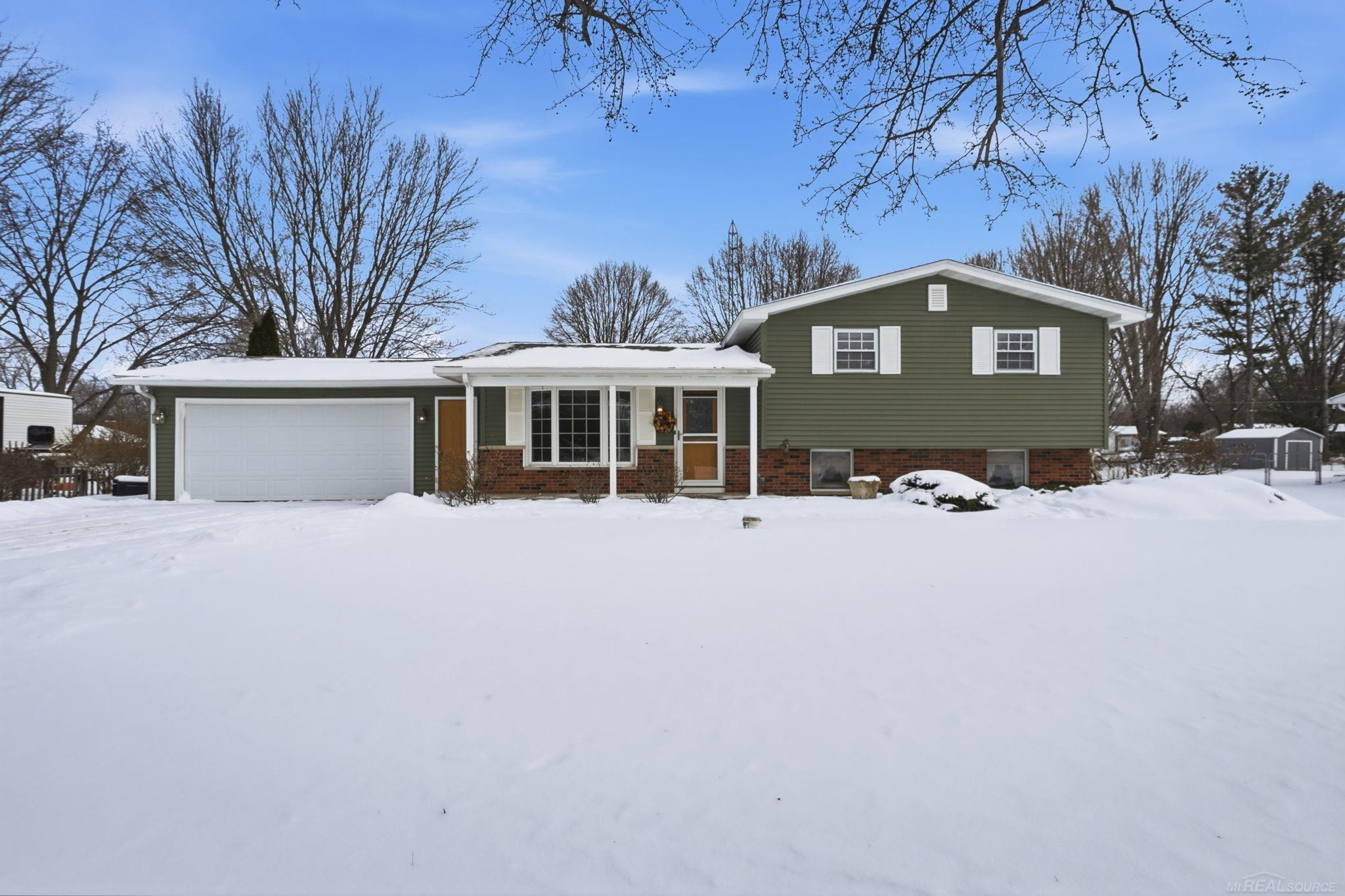 2336 N Irish Road, Davison, MI 48423 — front exterior