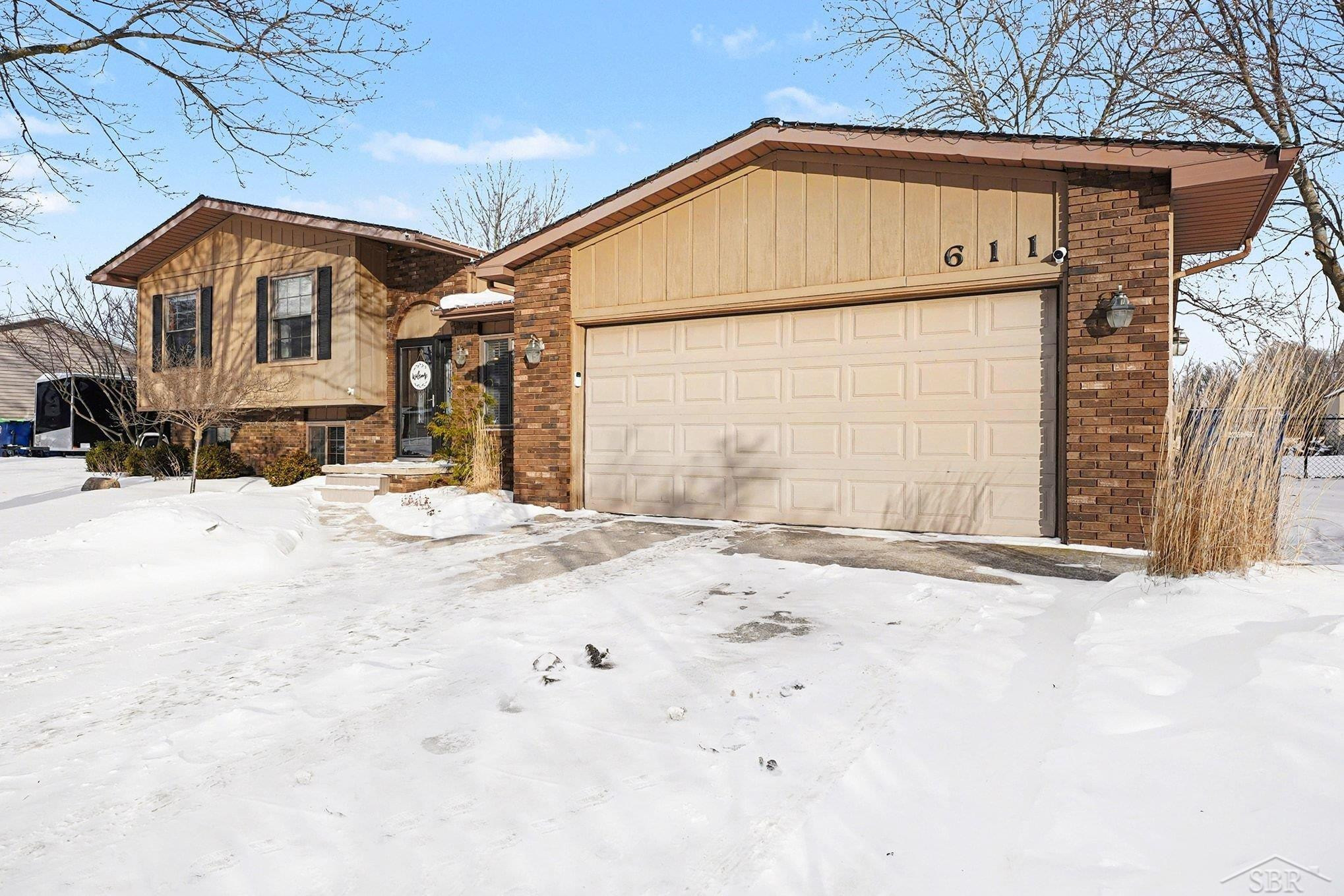 611 E Dawn Drive, Freeland, MI 48623 — Photo 3