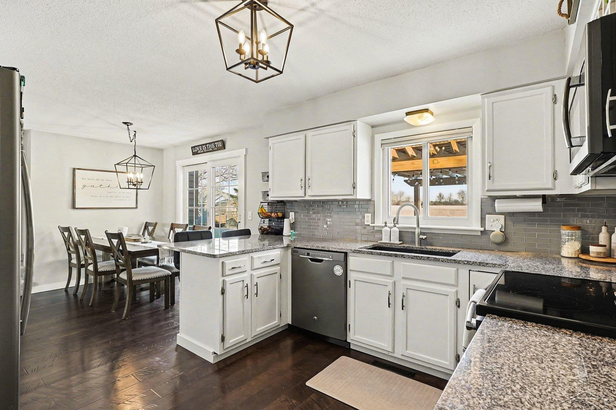 611 E Dawn Drive, Freeland, MI 48623 — Photo 7