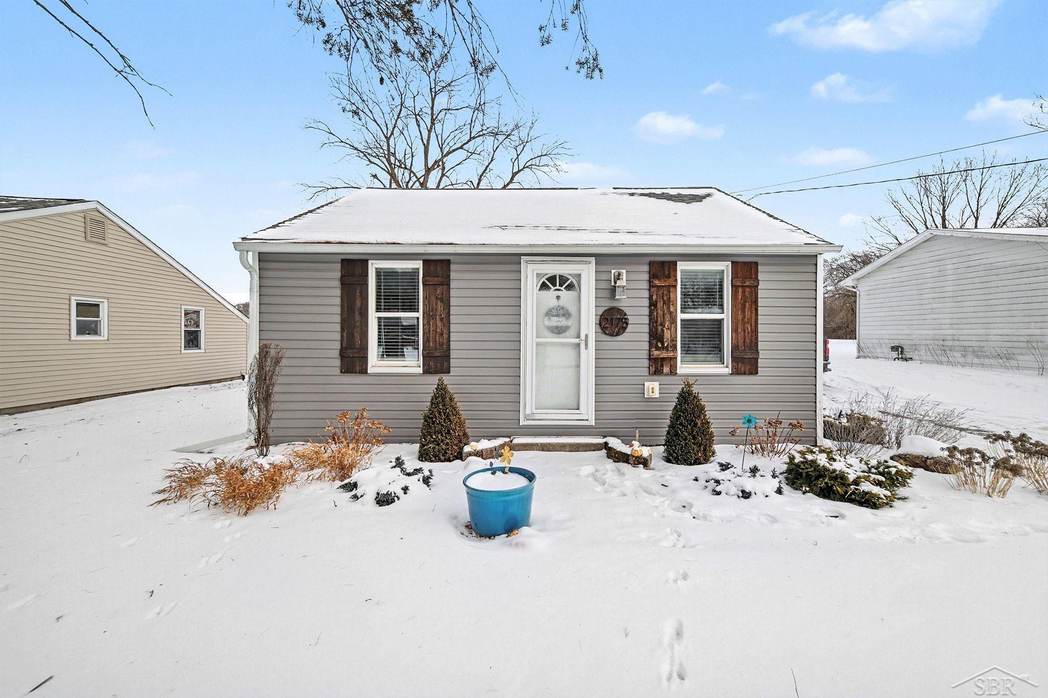 2175 S River Road, Saginaw, MI 48609 — front exterior