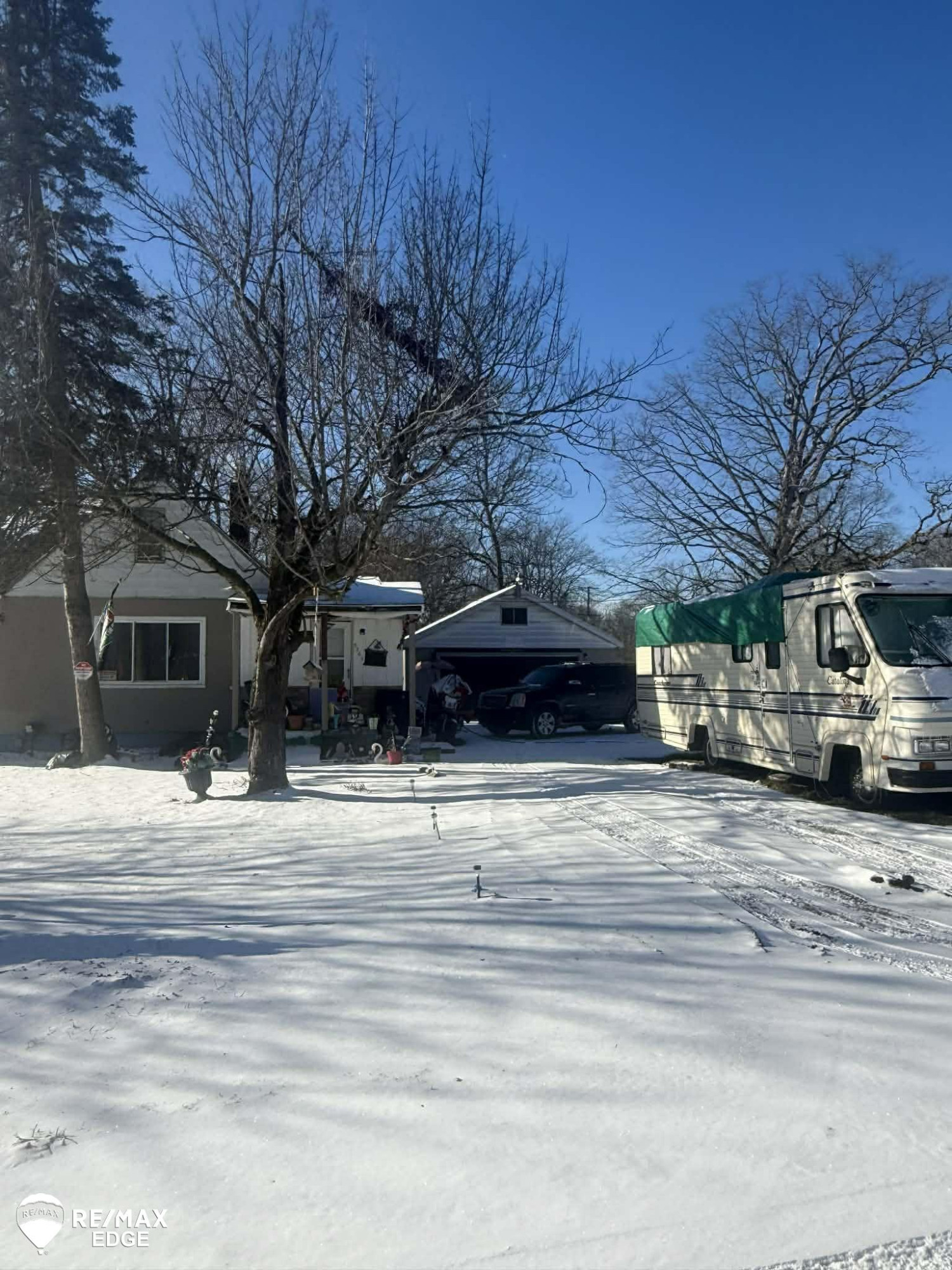 5261 Harvard Street, Flint, MI 48505 — front exterior