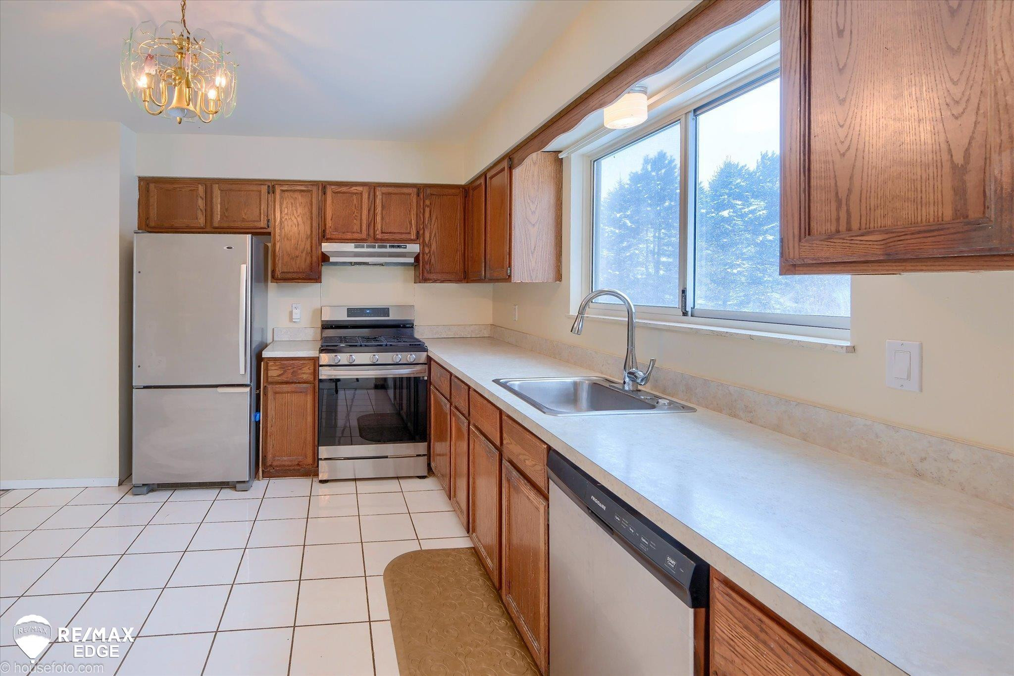 10325 Dar Lane, MI — Photo 12