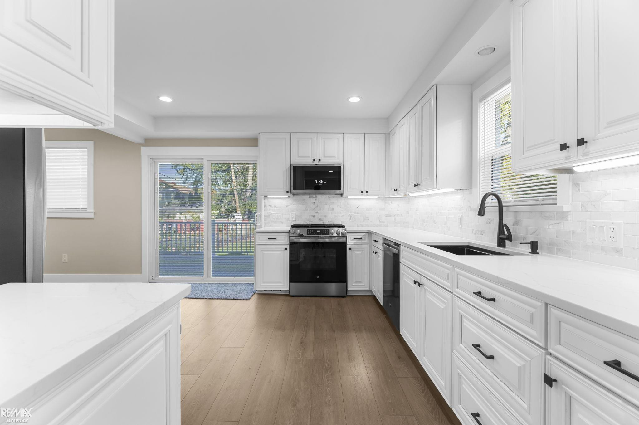 1374 Anita Avenue, Grosse Pointe Woods, MI 48236 — Photo 6