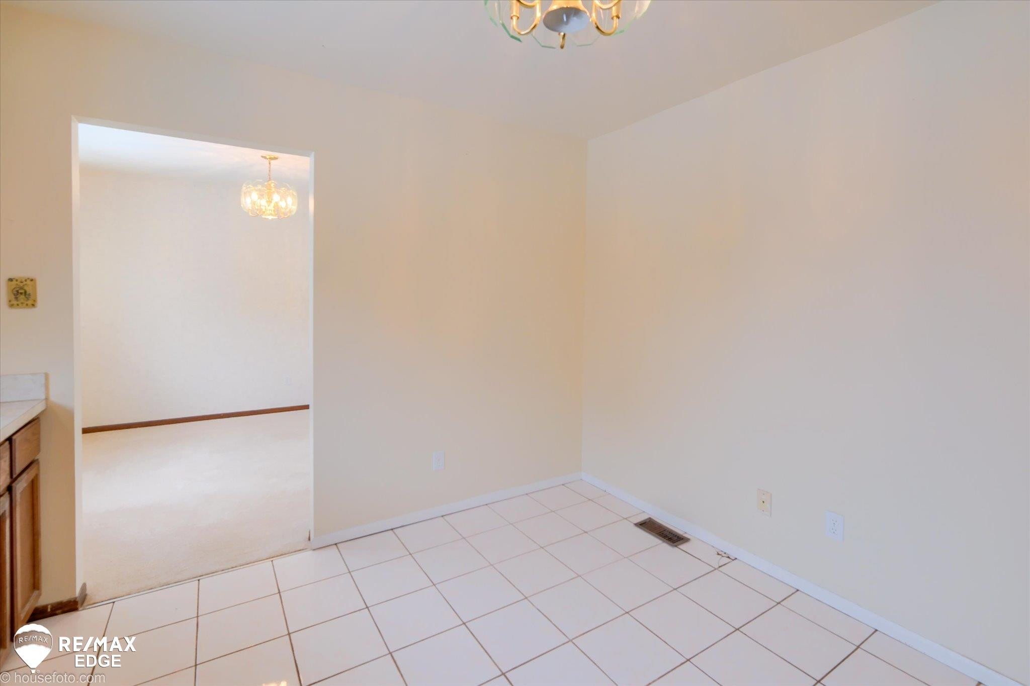10325 Dar Lane, MI — Photo 16