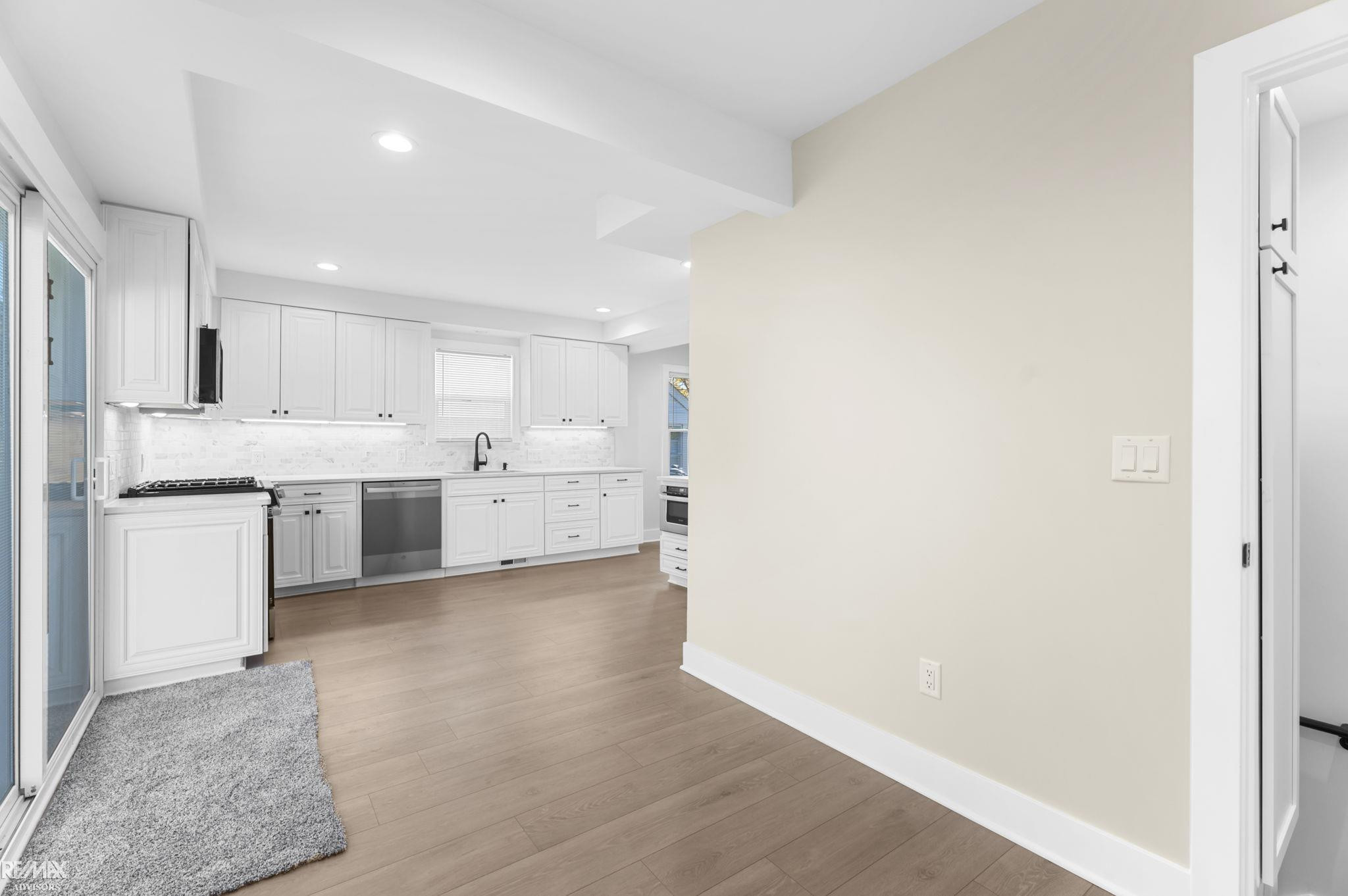 1374 Anita Avenue, Grosse Pointe Woods, MI 48236 — Photo 9