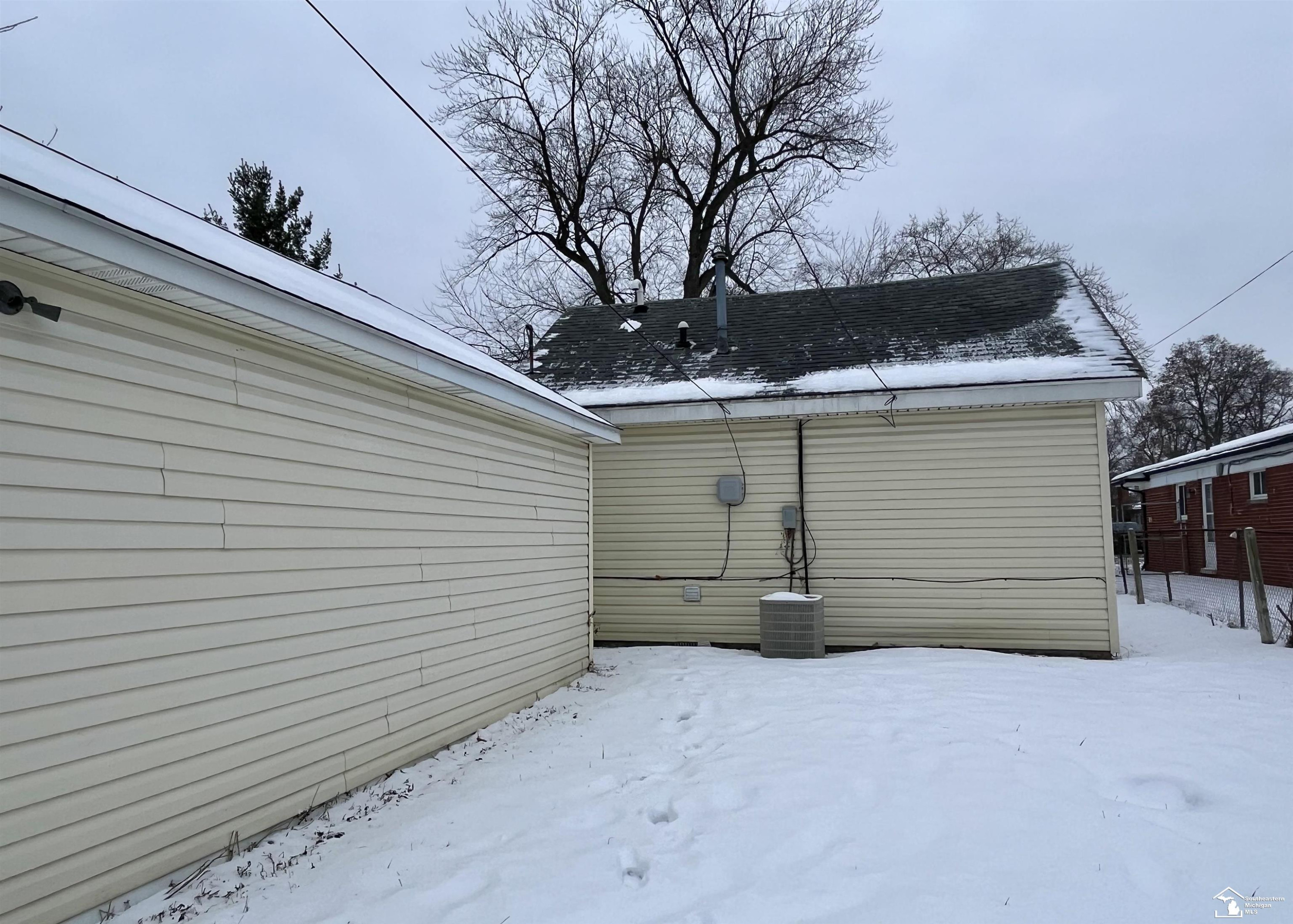 4630 Gertrude Street, Dearborn Heights, MI 48125 — Photo 11