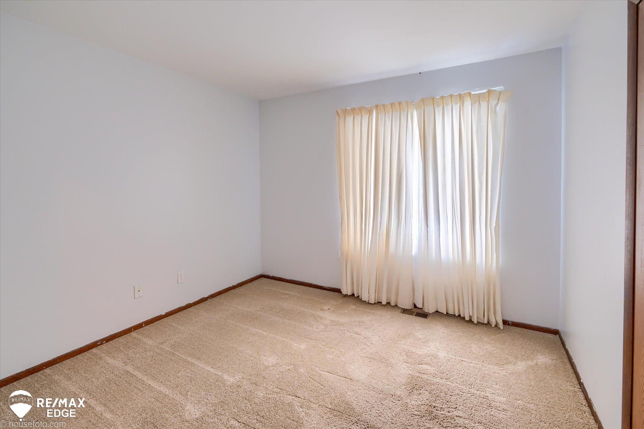 10325 Dar Lane, MI — Photo 18