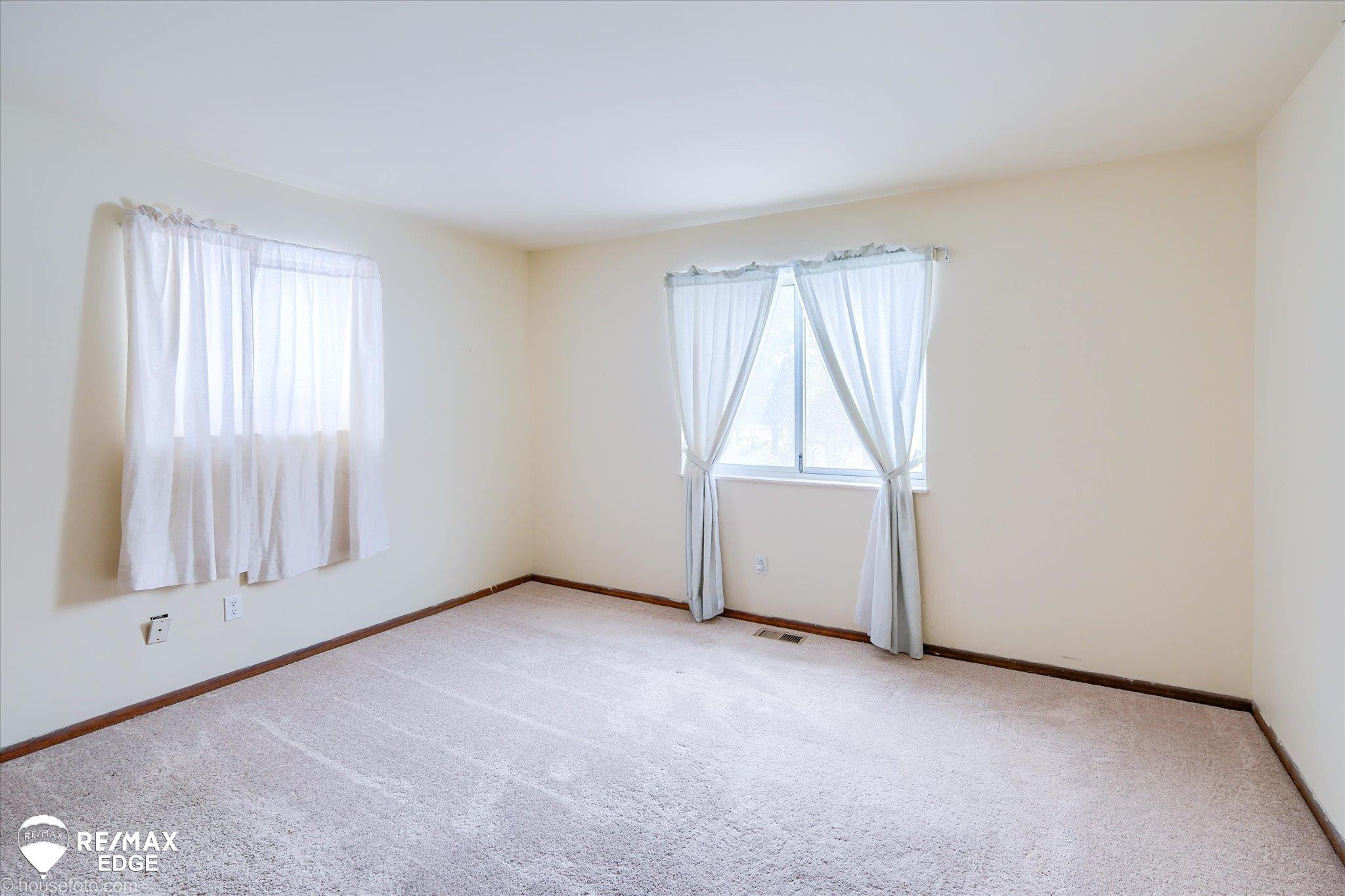 10325 Dar Lane, MI — Photo 21