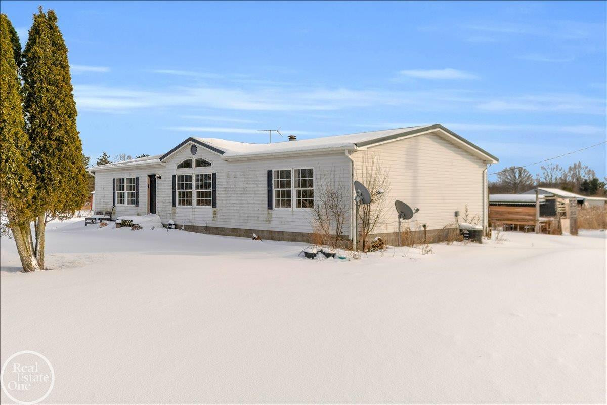 7677 Hewitt Road, MI 48006 — Photo 2