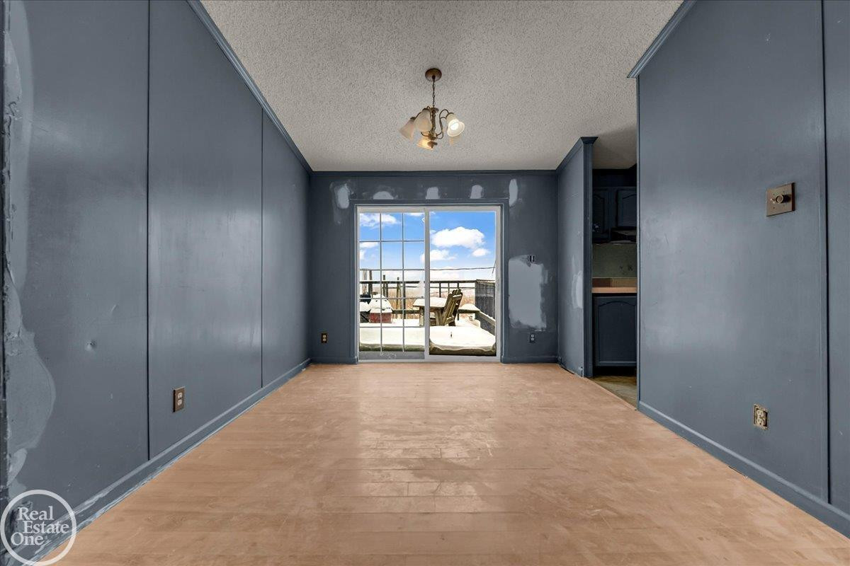 7677 Hewitt Road, MI 48006 — Photo 8