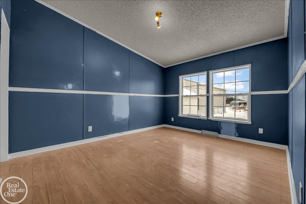 7677 Hewitt Road, MI 48006 — Photo 9