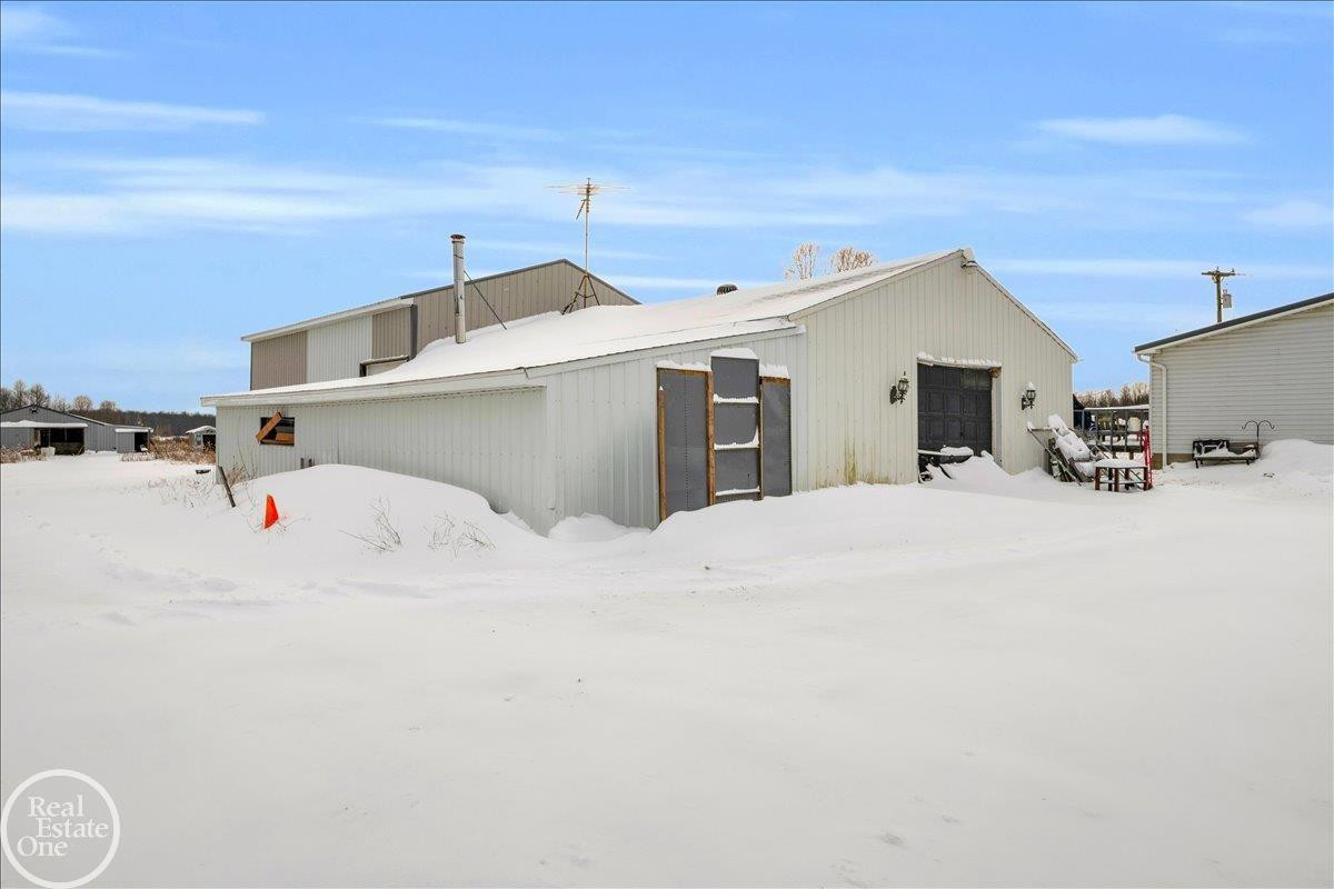 7677 Hewitt Road, MI 48006 — Photo 22