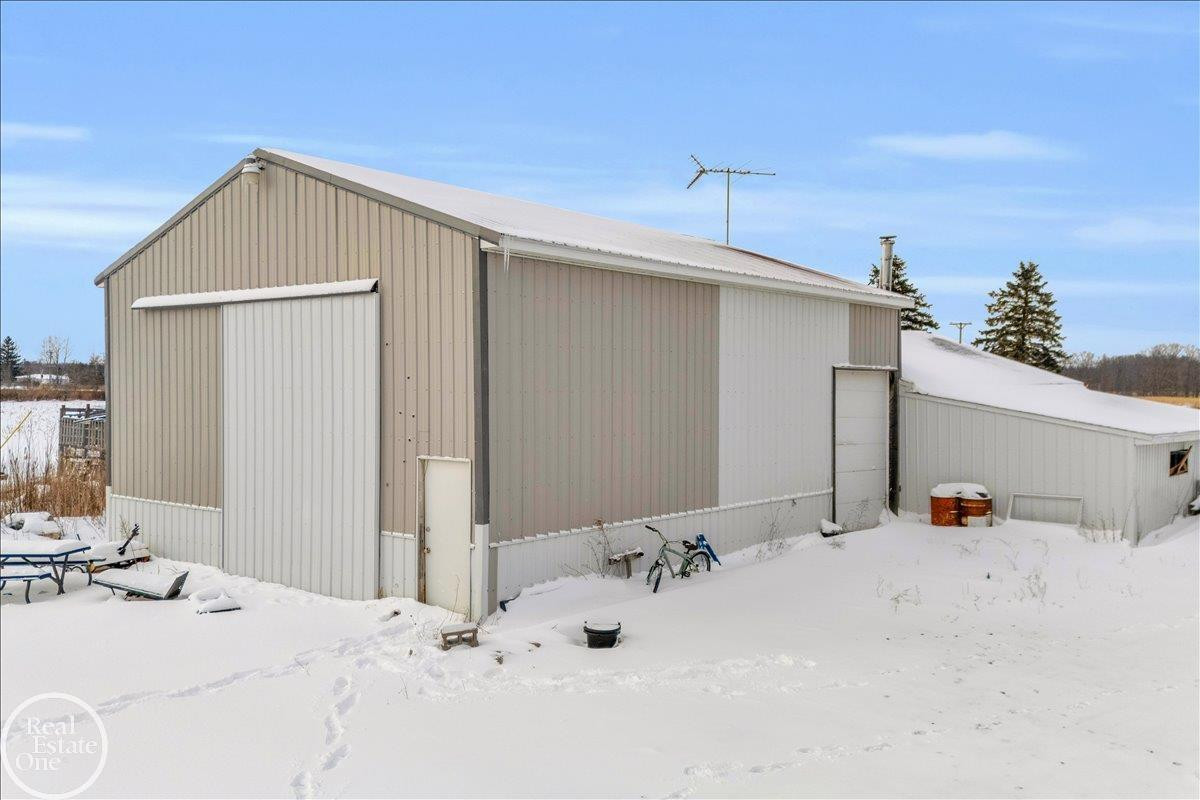 7677 Hewitt Road, MI 48006 — Photo 30