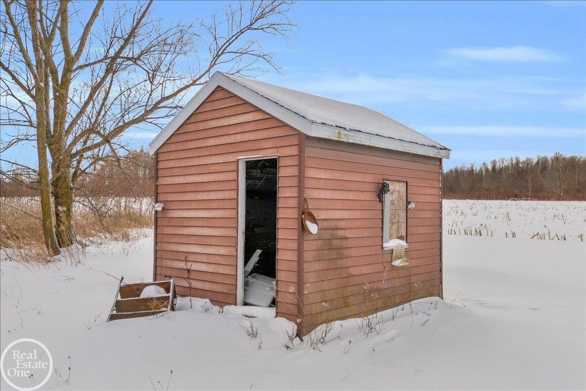 7677 Hewitt Road, MI 48006 — Photo 32