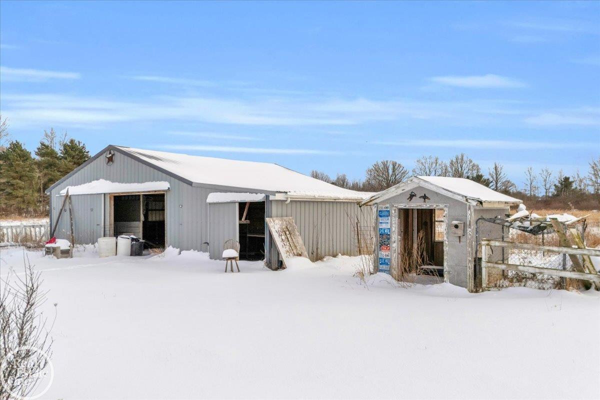 7677 Hewitt Road, MI 48006 — Photo 33