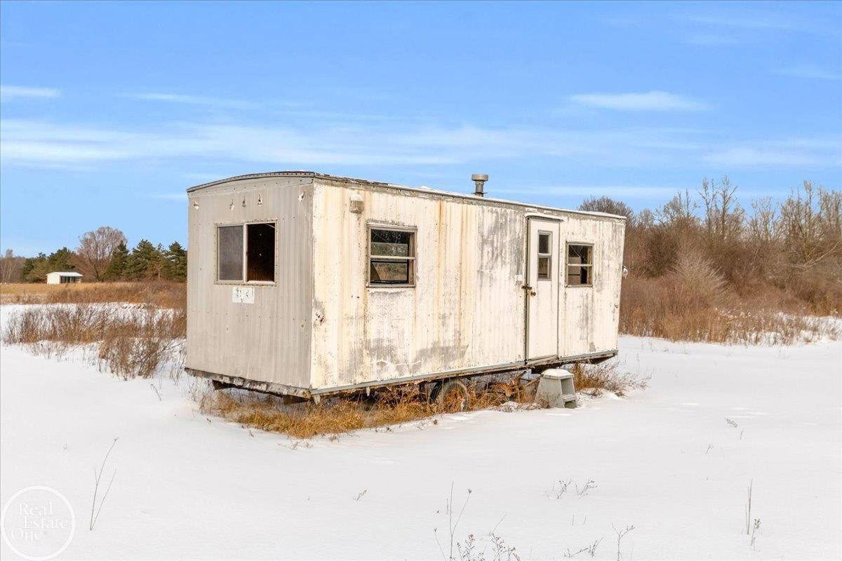 7677 Hewitt Road, MI 48006 — Photo 40