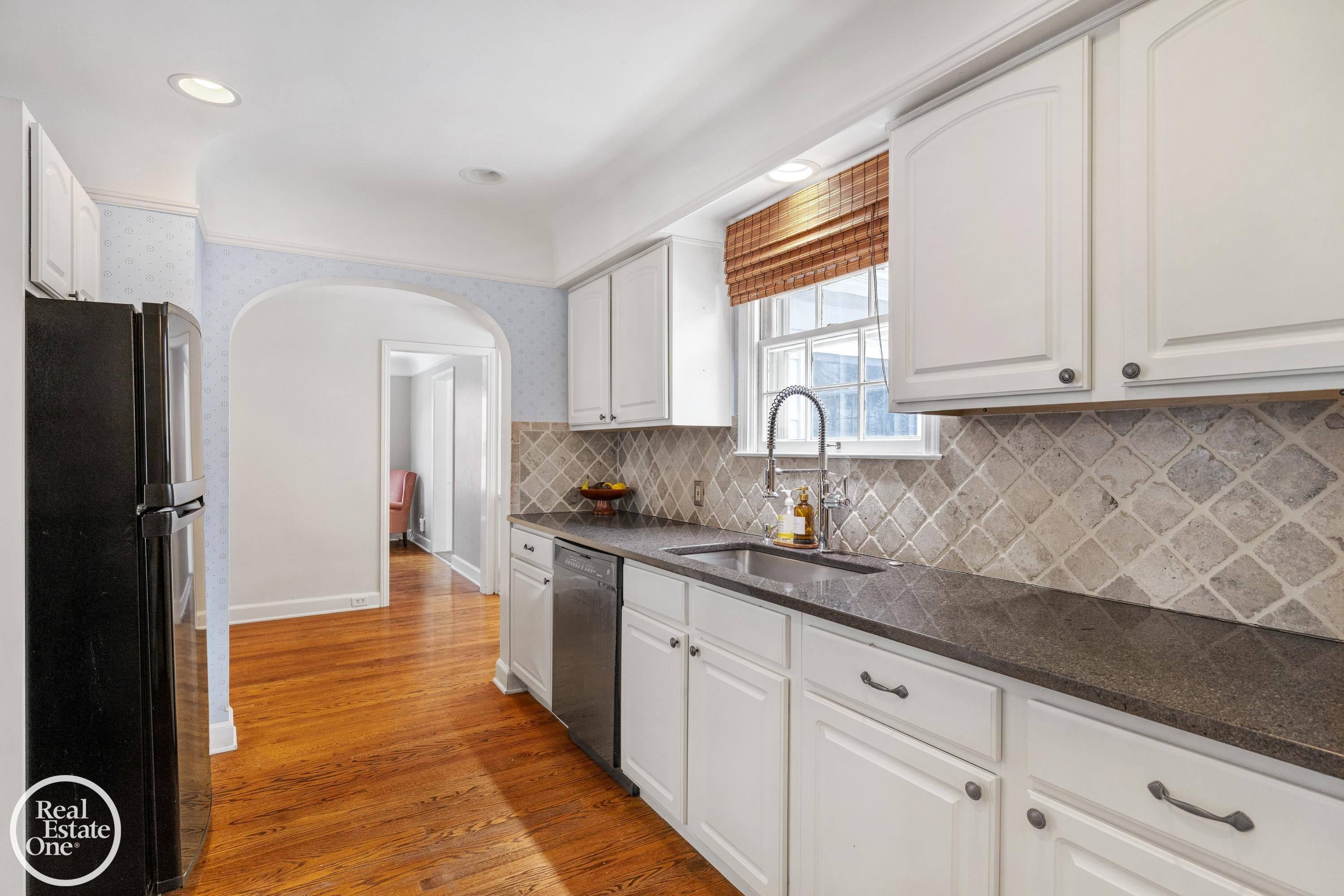 781 LORAINE Street, Grosse Pointe, MI 48230 — Photo 14