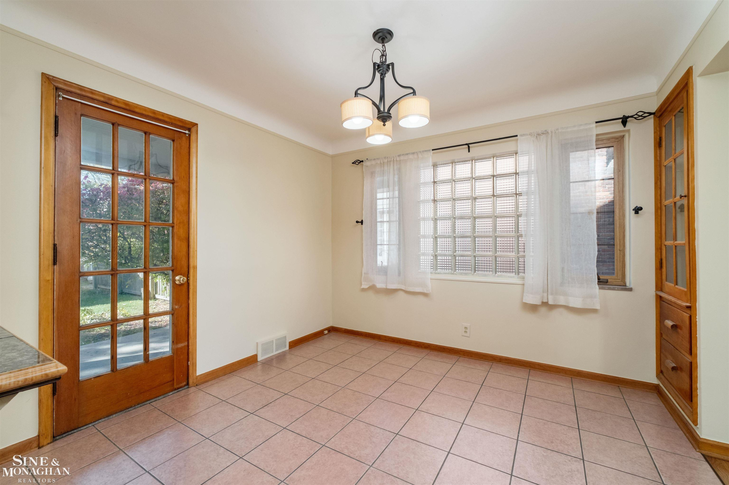 201 McMillan Road, Grosse Pointe Farms, MI 48236 — Photo 11
