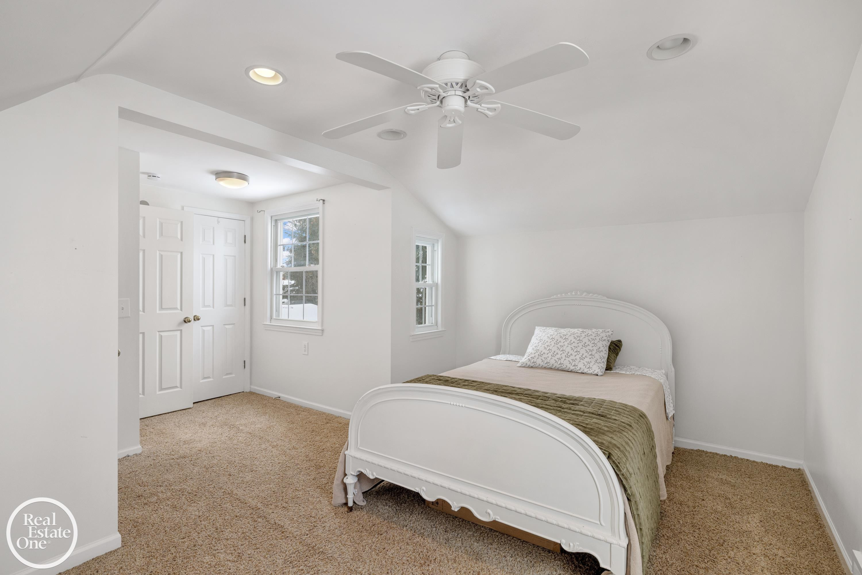 781 LORAINE Street, Grosse Pointe, MI 48230 — Photo 28